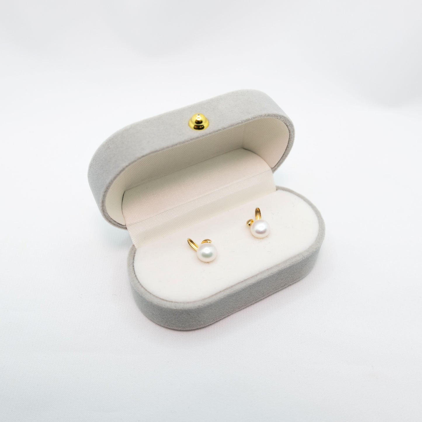 "Bunny" Freshwater Pearl 6.5mm - 7mm Earring