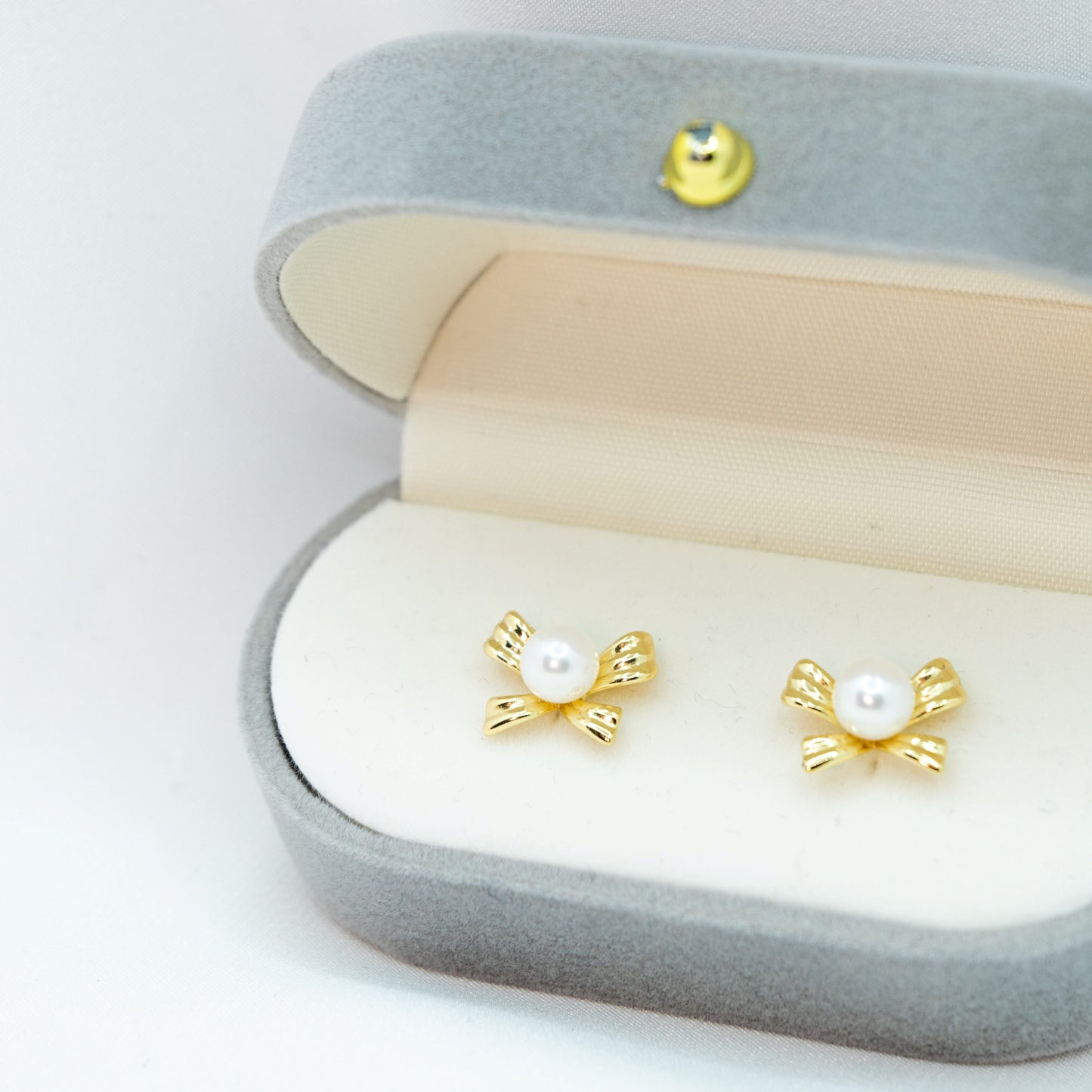 "Gift Of Love" Sea Pearl 5.5mm-6mm Earring