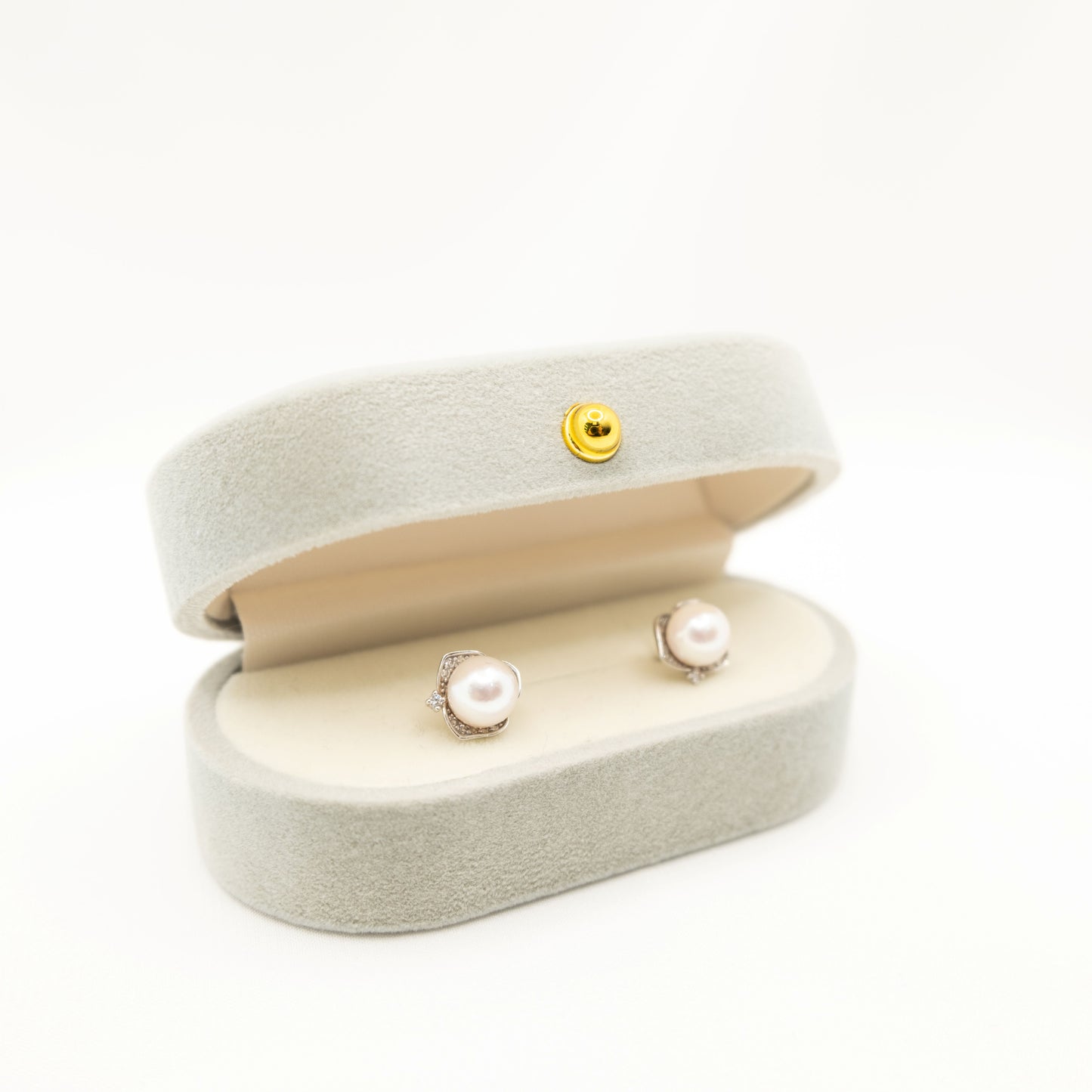 "Bachelor Button" Sea Pearl 6.5mm - 7mm Earring