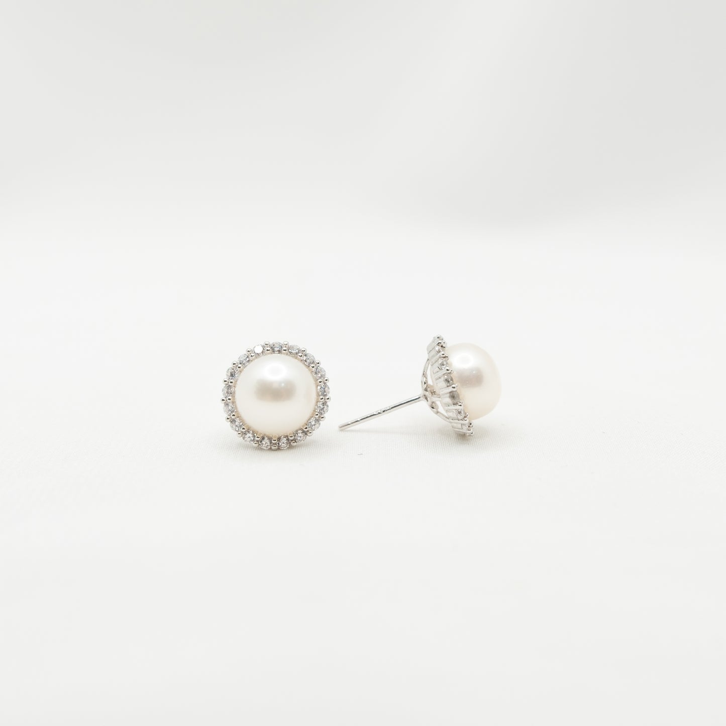 "Heliantha" Premium Freshwater Pearl 9mm-9.5mm Earring