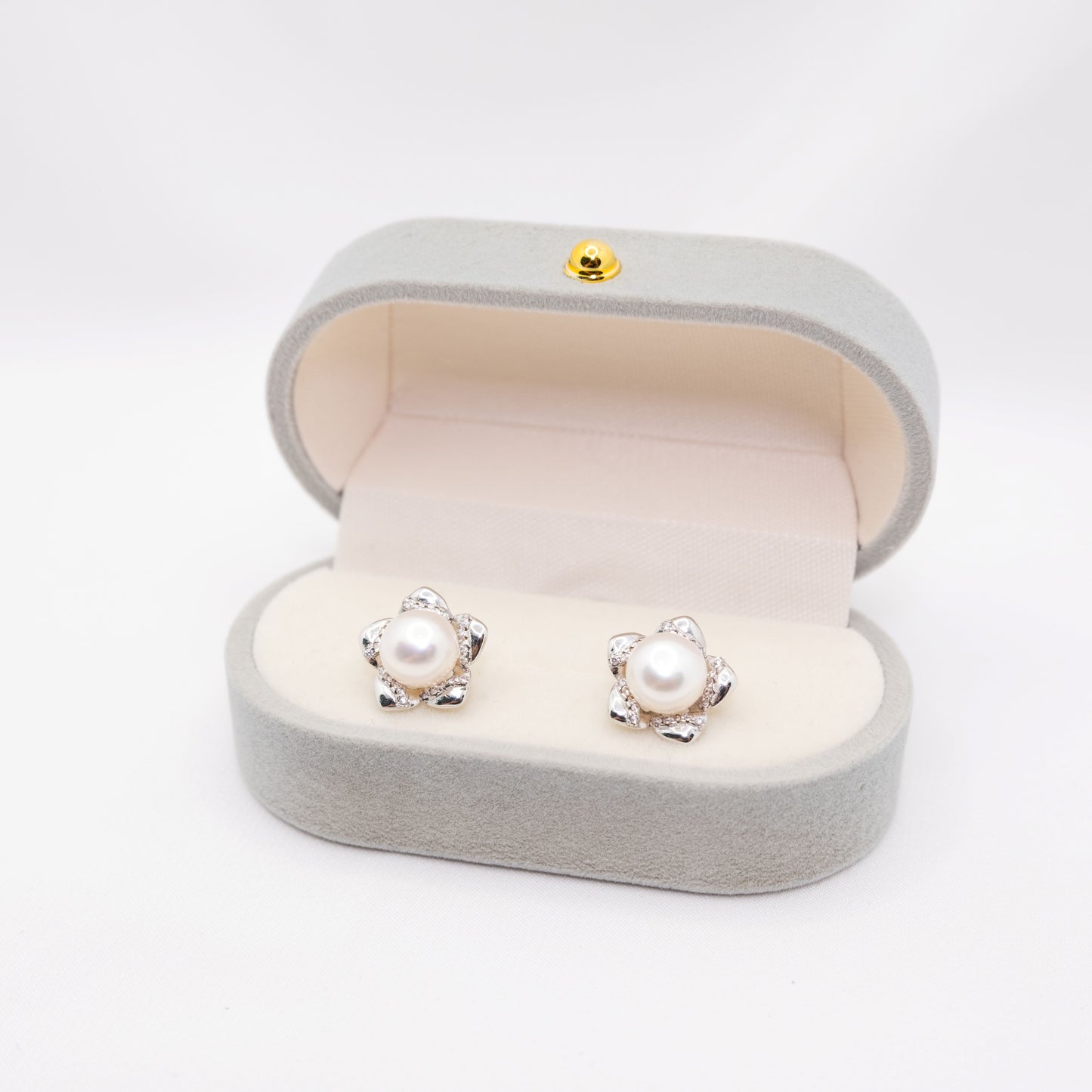 "Hoya Carnosa" Premium Freshwater Pearl 8mm-8.5mm Earring