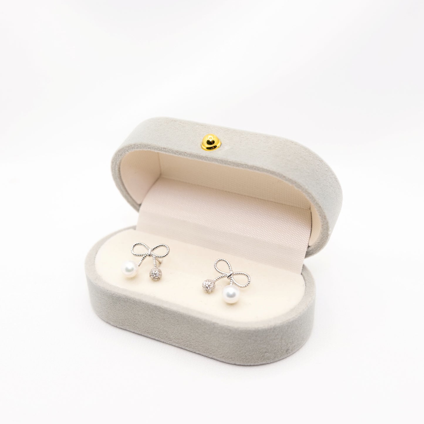 "Cherry-shed" Freshwater Pearl 5mm - 5.5mm Earring