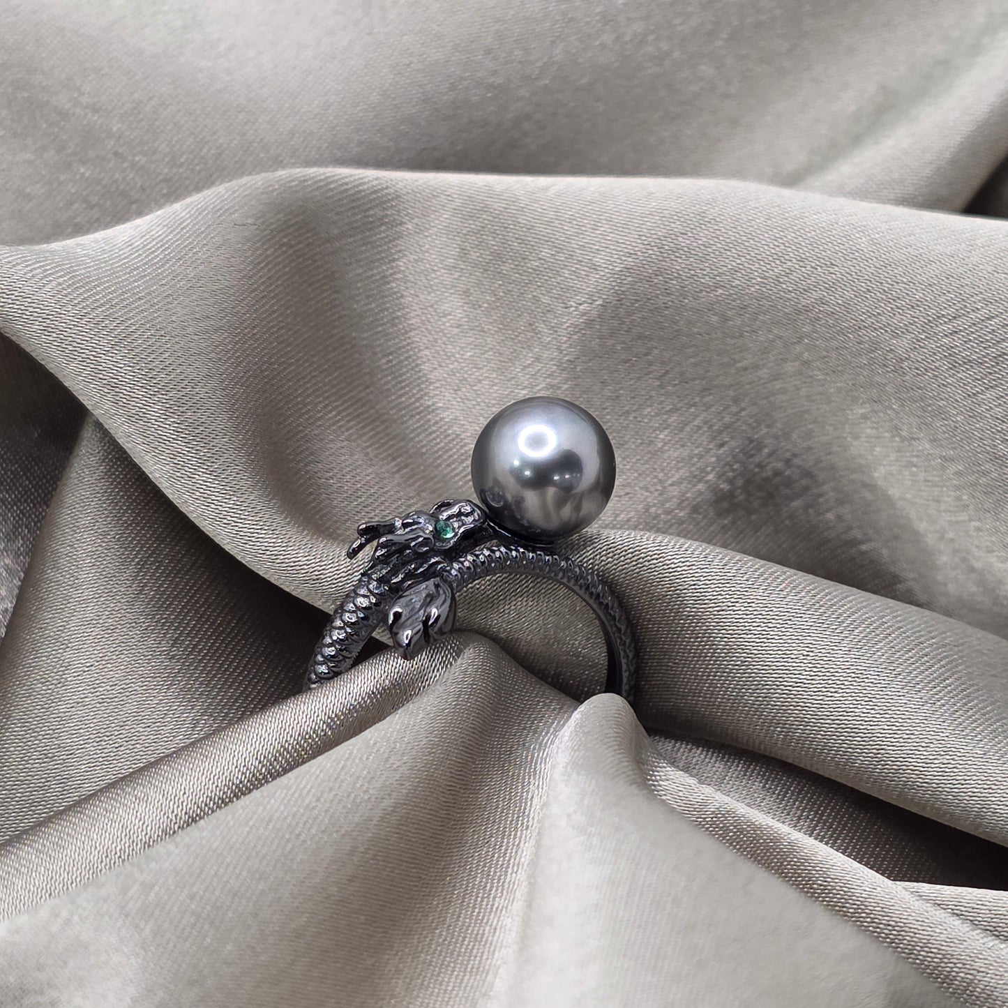 "Dragon Ring" 8-8.5mm Tahitian Pearl Ring