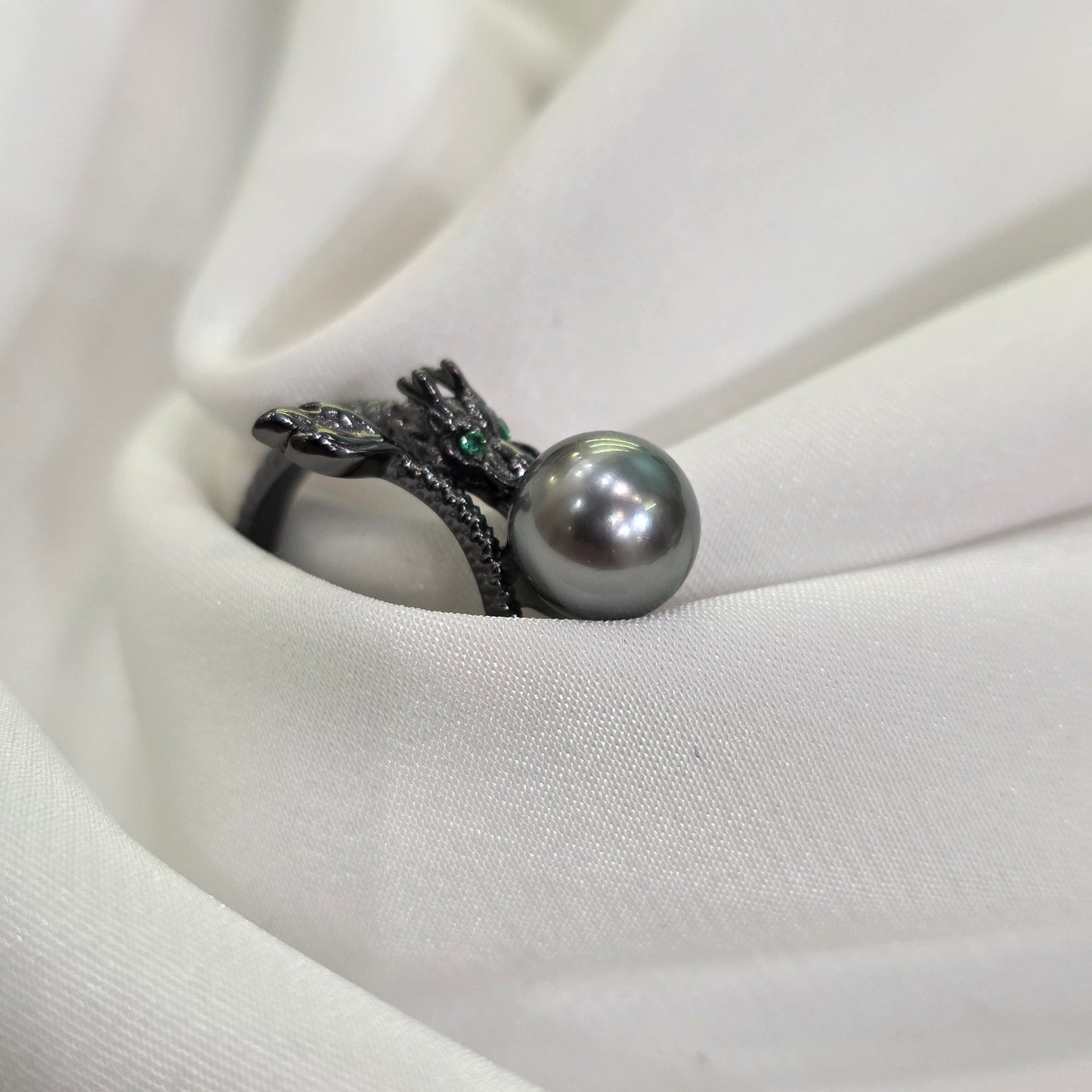 "Dragon Ring" 8-8.5mm Tahitian Pearl Ring