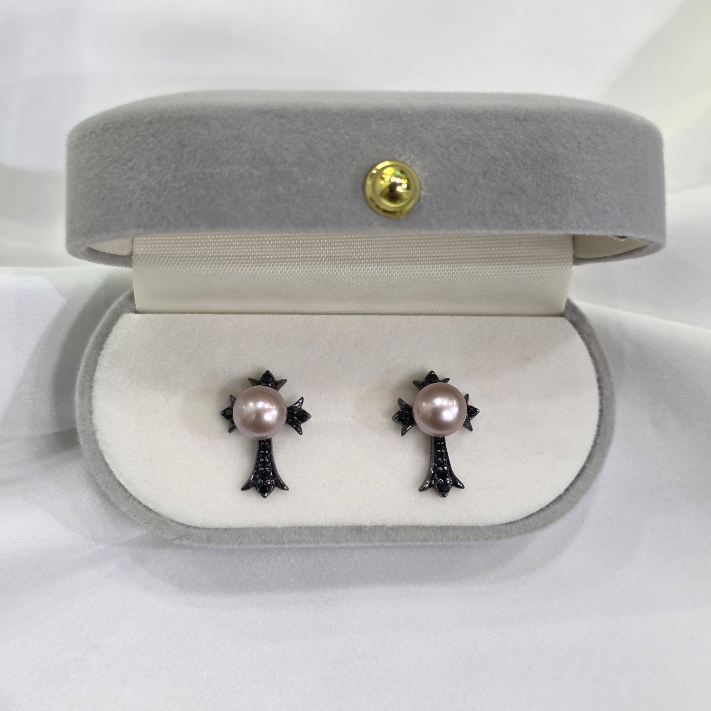 "CR7" 7.5-8mm Premium Freshwater Pearl Earrings