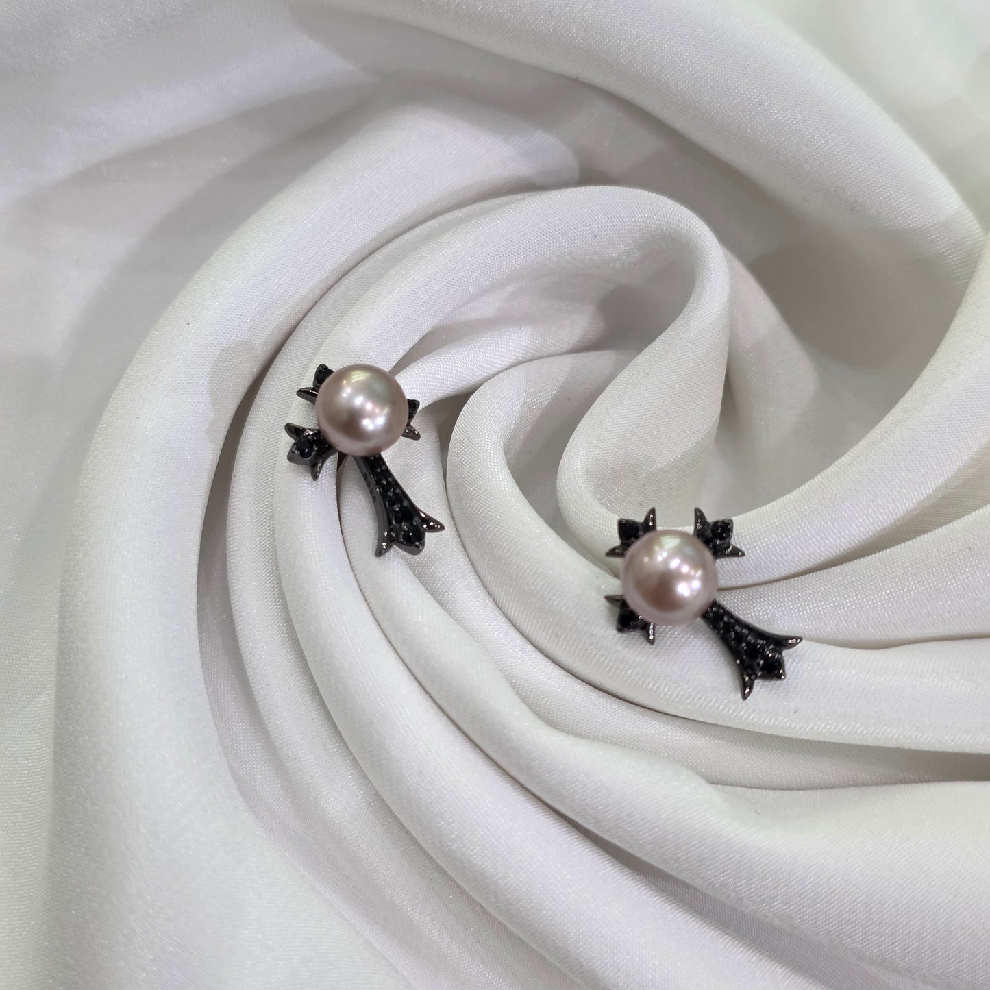 "CR7" 7.5-8mm Premium Freshwater Pearl Earrings