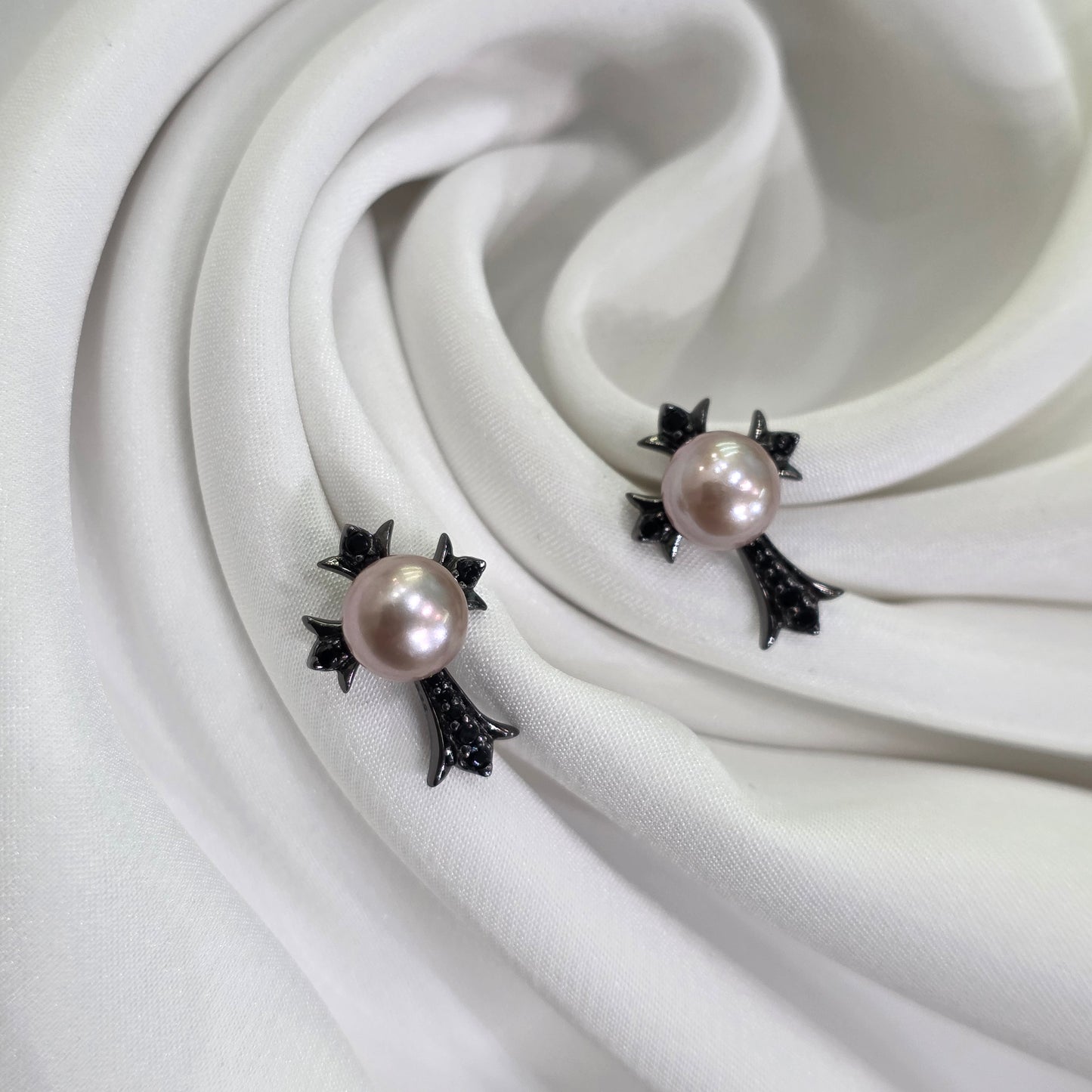 "CR7" 7.5-8mm Premium Freshwater Pearl Earrings