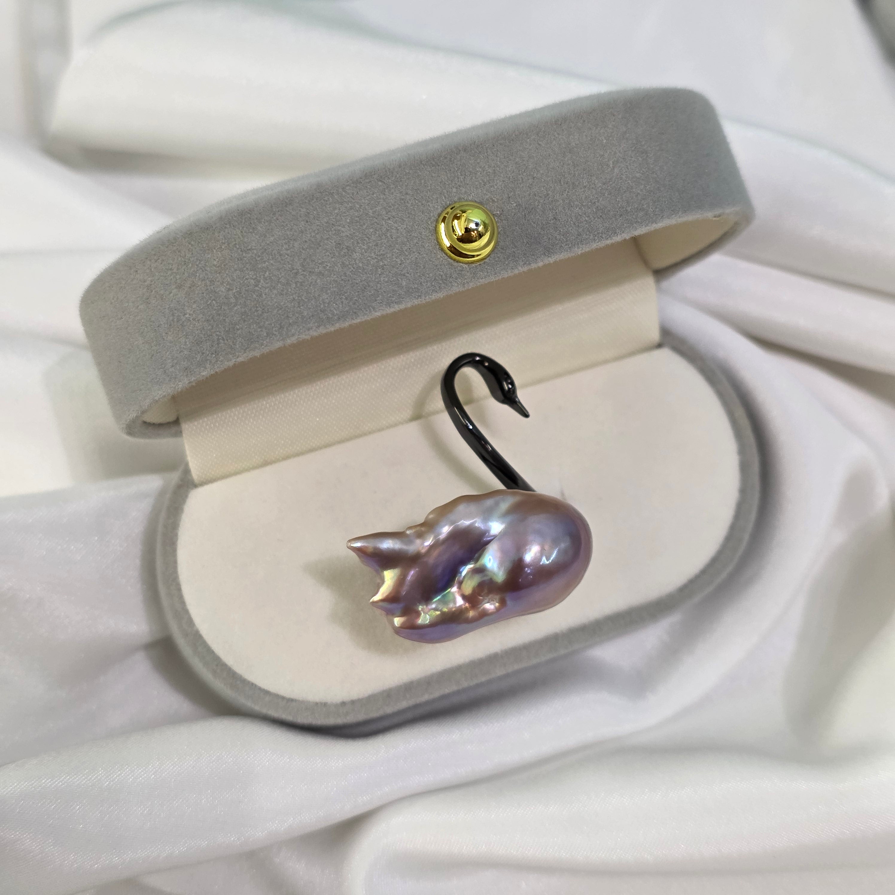 "Black Swan" 14.5-15mm Premium Baroque Pearl Ring