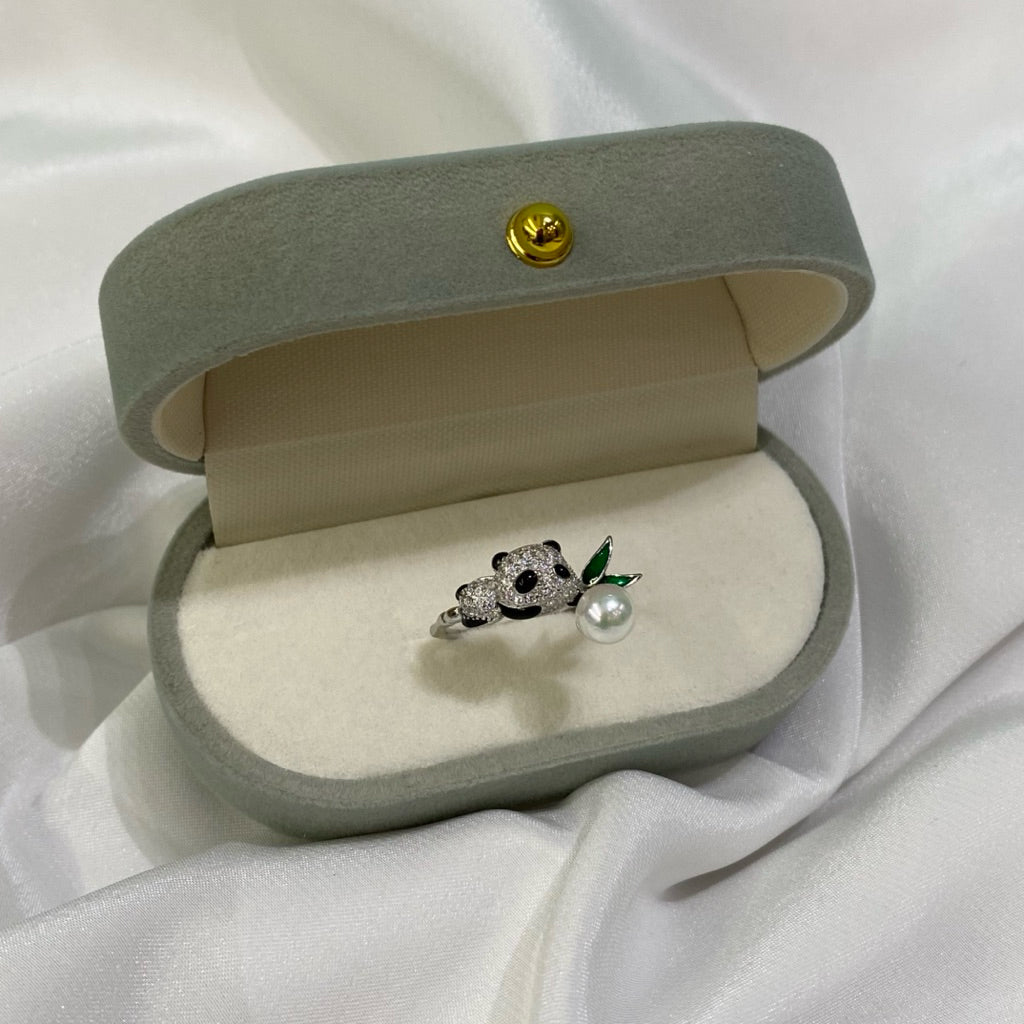 “Baby Panda” 5.5-6mm Premium Sea Pearl Rings