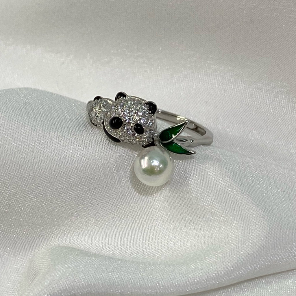 “Baby Panda” 5.5-6mm Premium Sea Pearl Rings