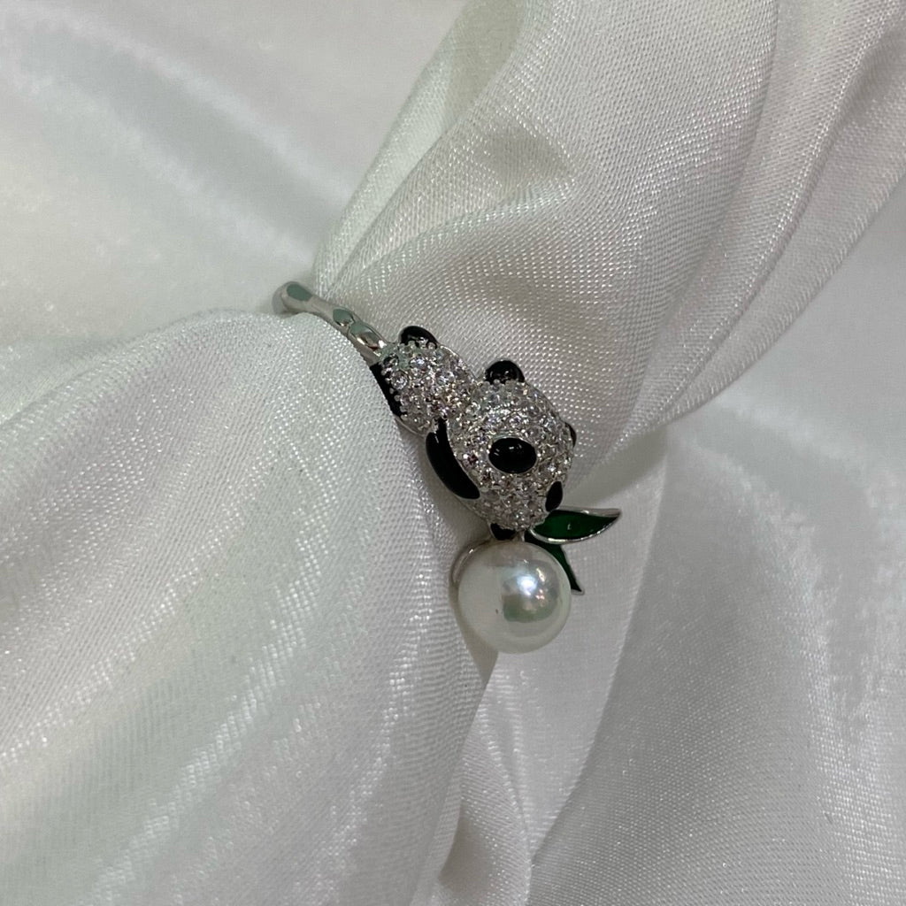 “Baby Panda” 5.5-6mm Premium Sea Pearl Rings