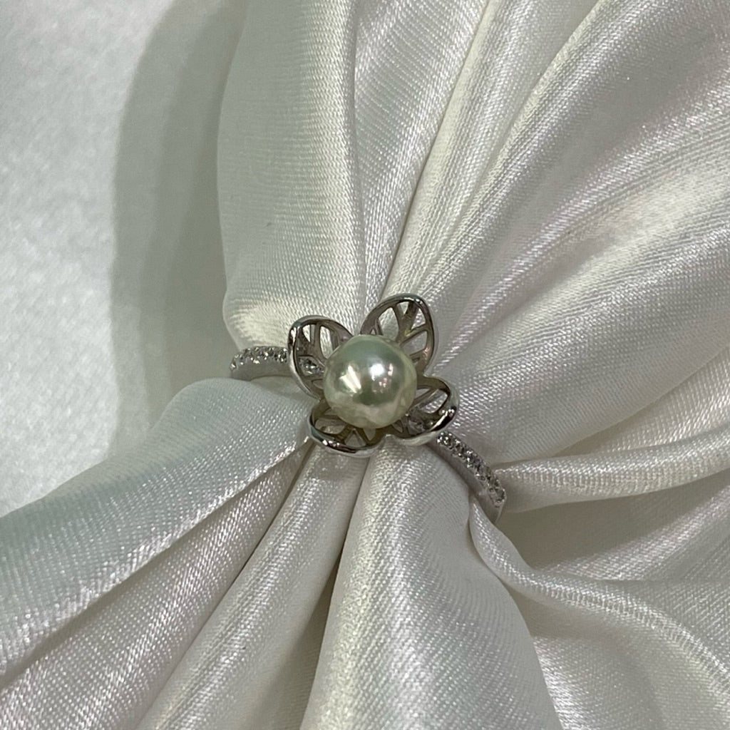 “Beginning” 5.5-6mm Premium Sea Pearl Rings