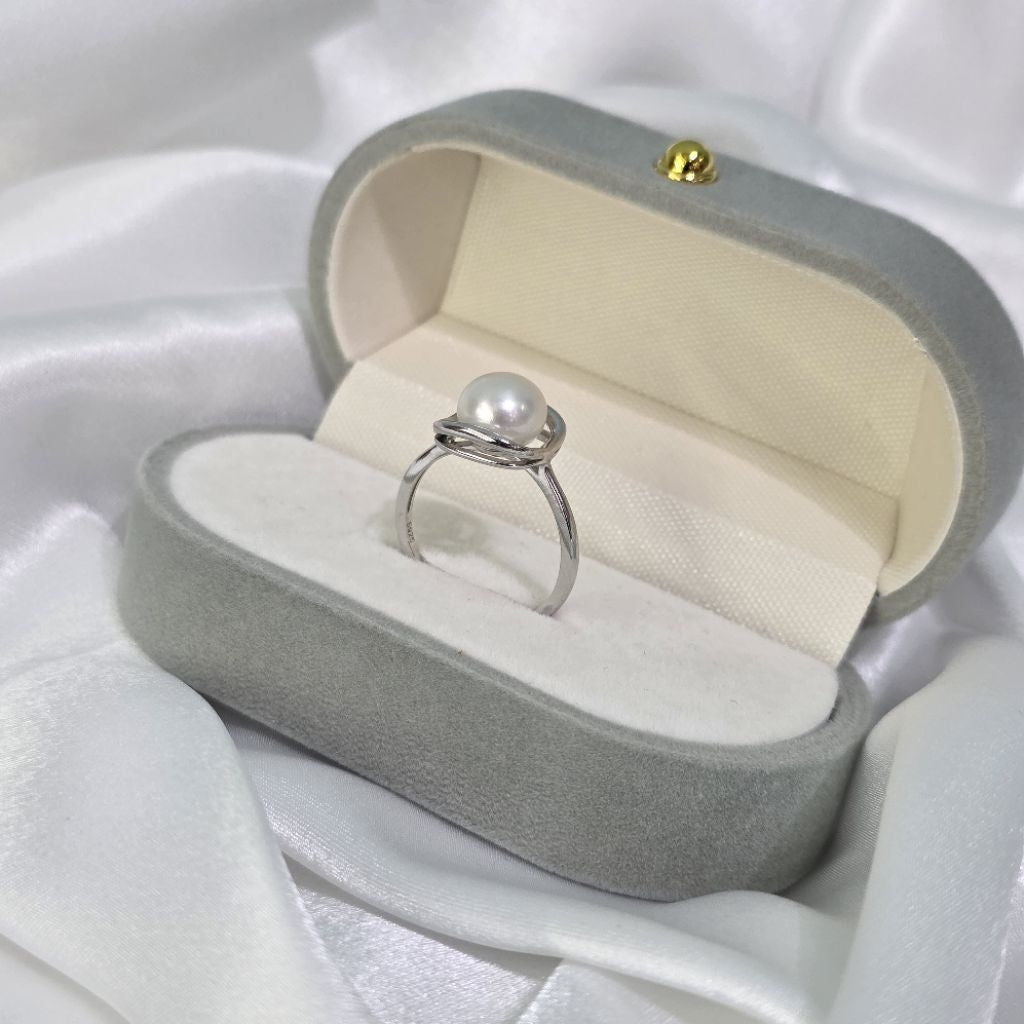 "Coherence Ring" 7.5-8mm Premium Freshwater Button Pearl Rings
