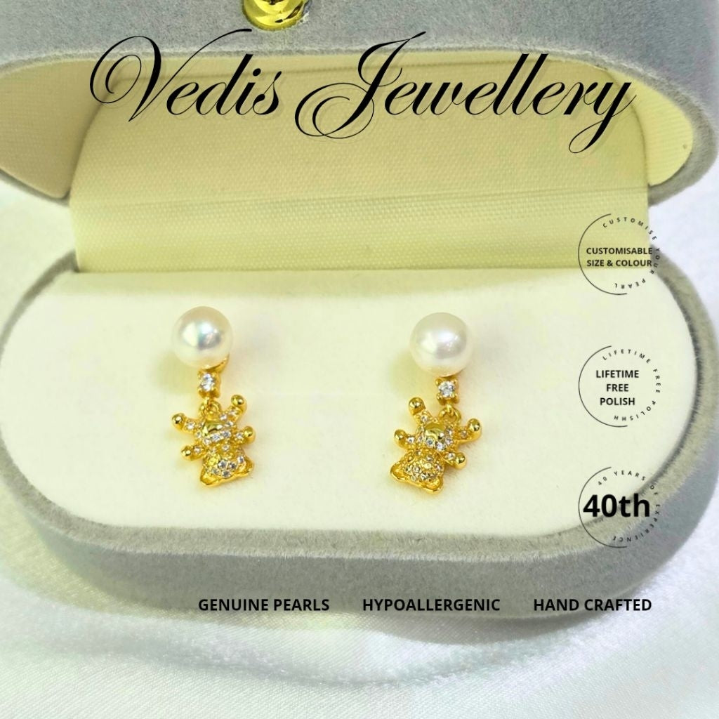 "Head Over Toe Bear" 6-6.5mm Freshwater Pearl Earring