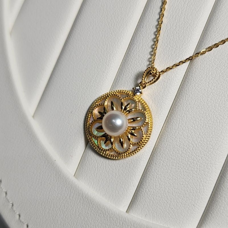 "Oyster Shell" Natural Sea Pearl Necklace 6.5mm - 7mm