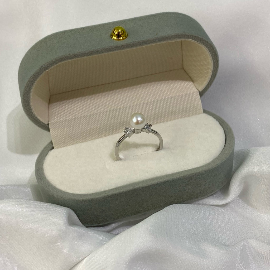 “Towards” 5.5-6mm Premium Sea Pearl Rings