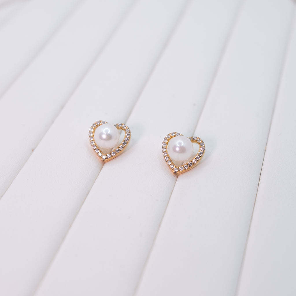 "Center Of My Heart" Sea Pearl 5.5mm-6mm Earring