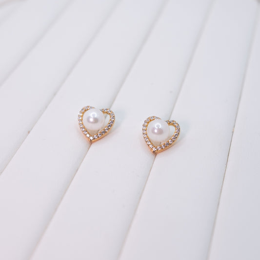 "Center Of My Heart" Sea Pearl 5.5mm-6mm Earring