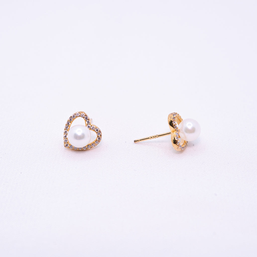 "Center Of My Heart" Sea Pearl 5.5mm-6mm Earring