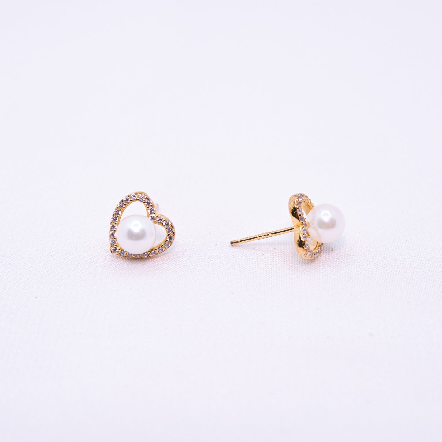 "Center Of My Heart" Sea Pearl 5.5mm-6mm Earring