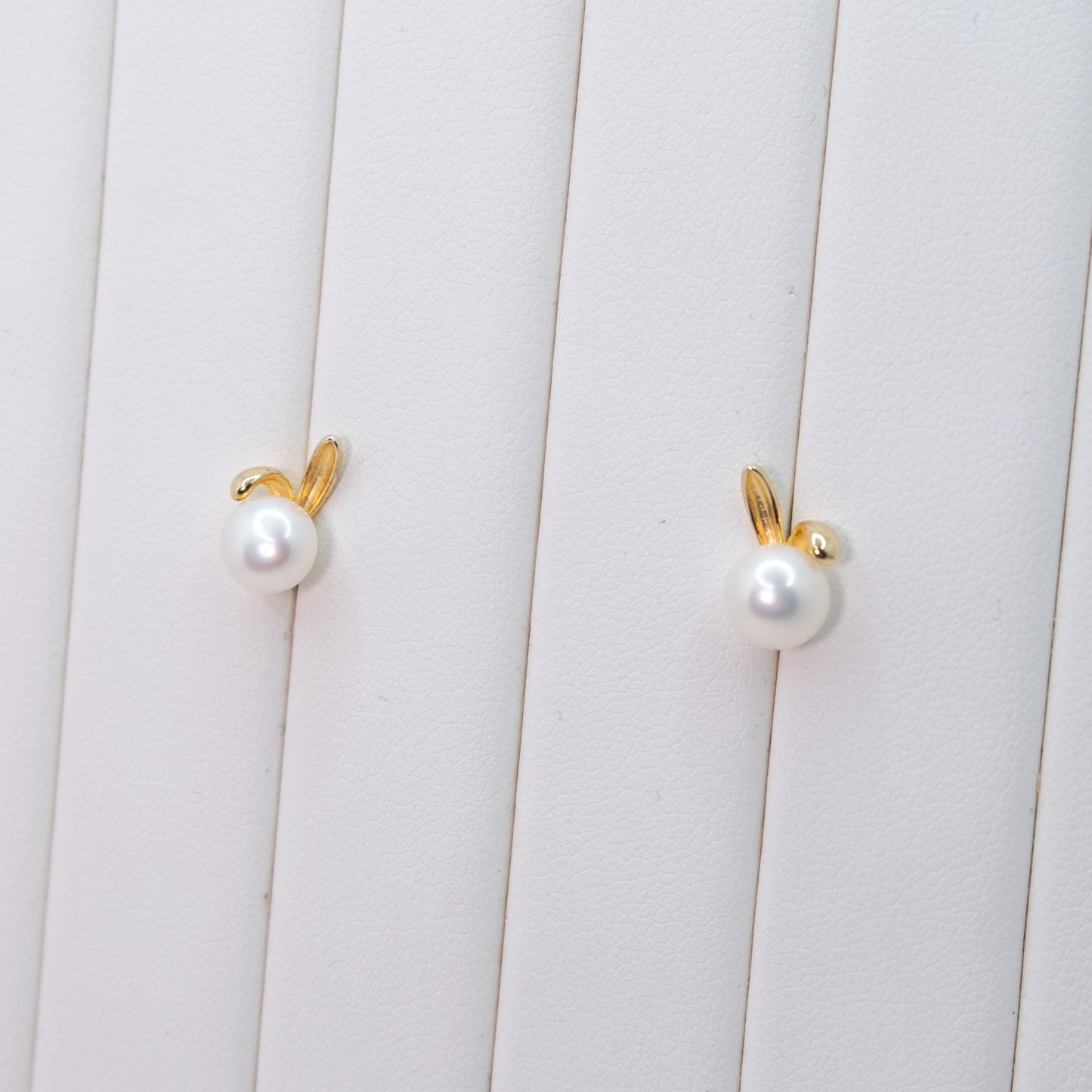 "Bunny" Freshwater Pearl 6.5mm - 7mm Earring