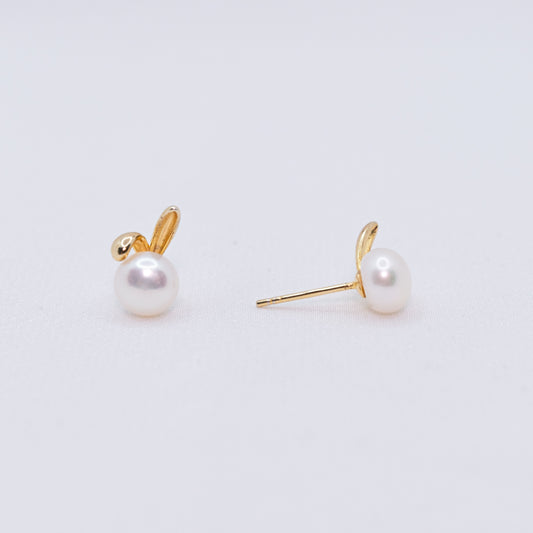 "Bunny" Freshwater Pearl 6.5mm - 7mm Earring
