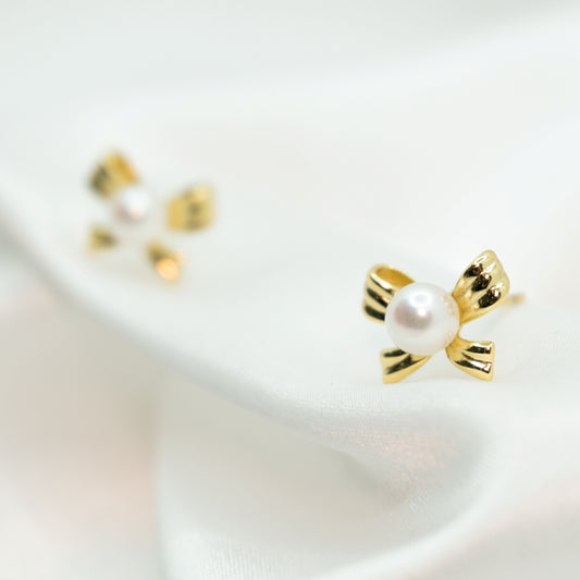 "Gift Of Love" Sea Pearl 5.5mm-6mm Earring