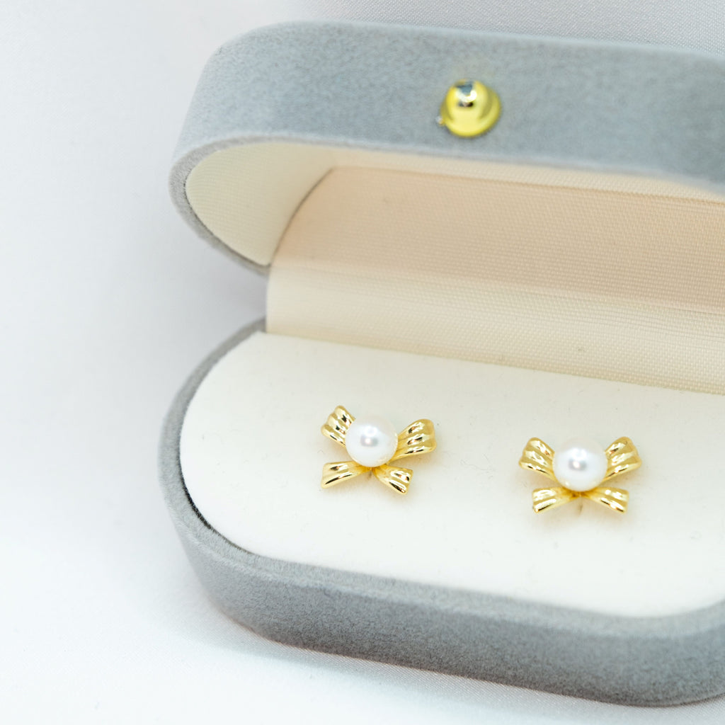 "Gift Of Love" Sea Pearl 5.5mm-6mm Earring