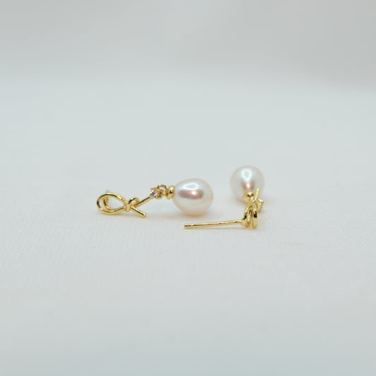 "Lace Knot" Premium Freshwater Pearl 7mm-7.5mm Earring