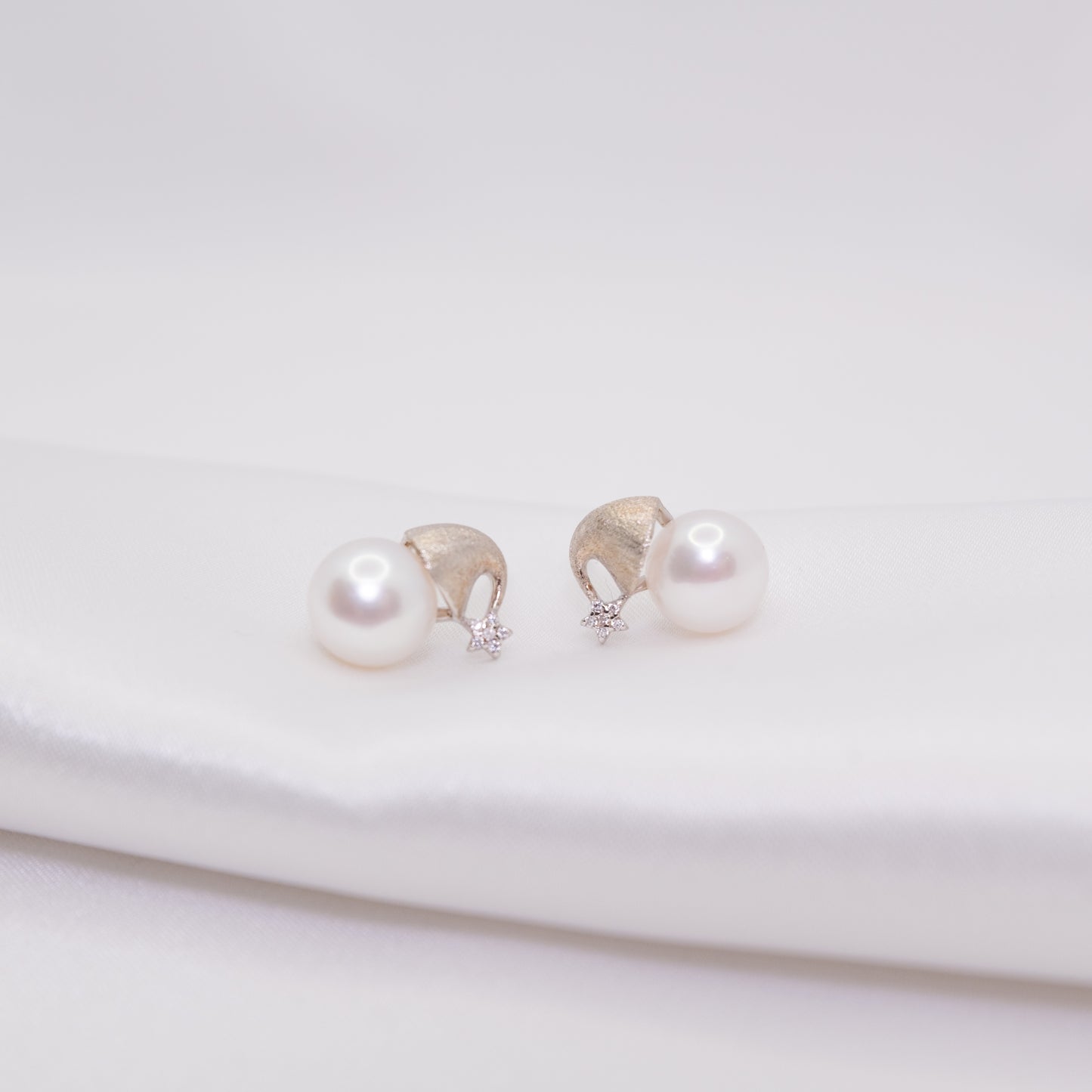 "Florentia" Premium Freshwater Pearl 8mm-8.5mm Earring