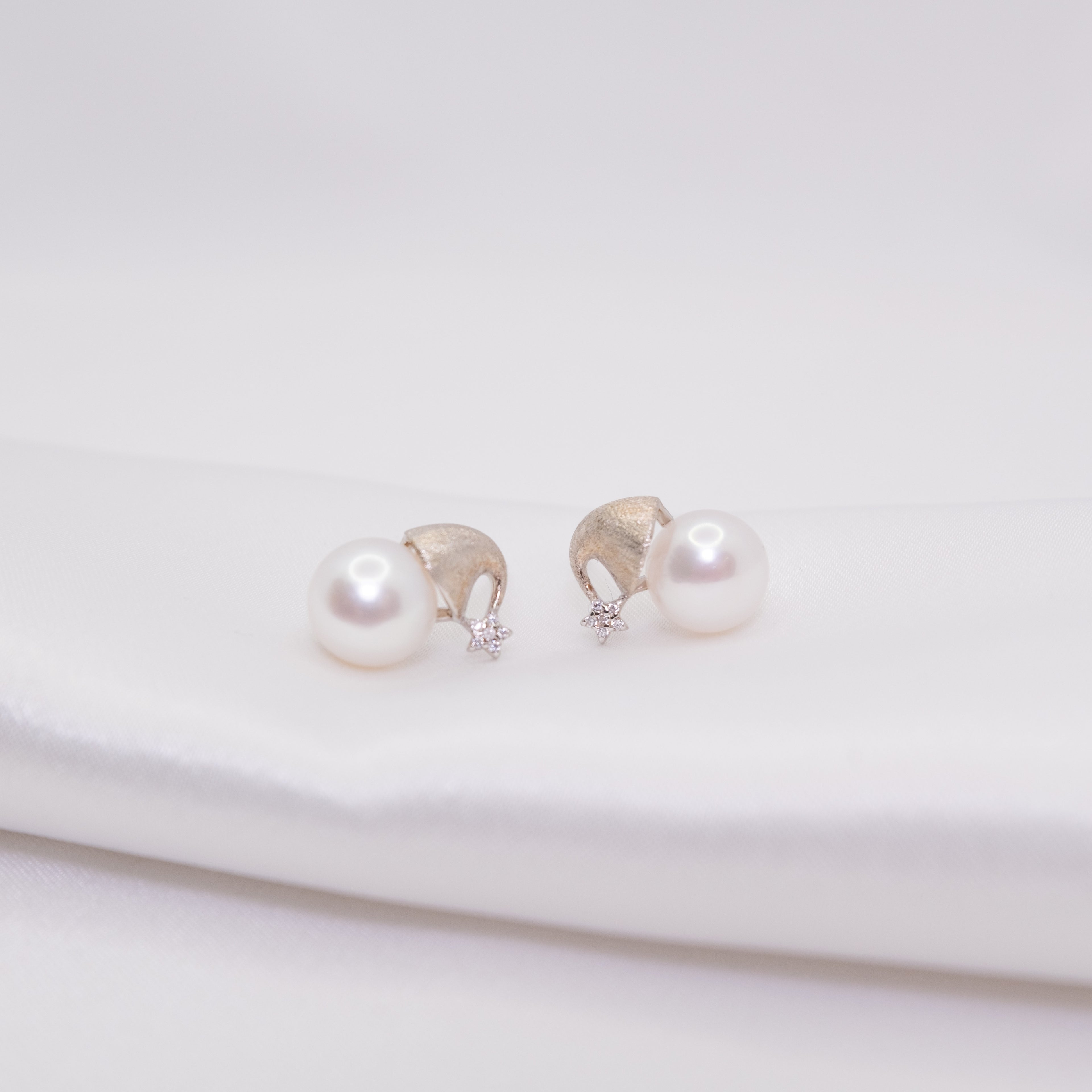"Florentia" Premium Freshwater Pearl 8mm-8.5mm Earring