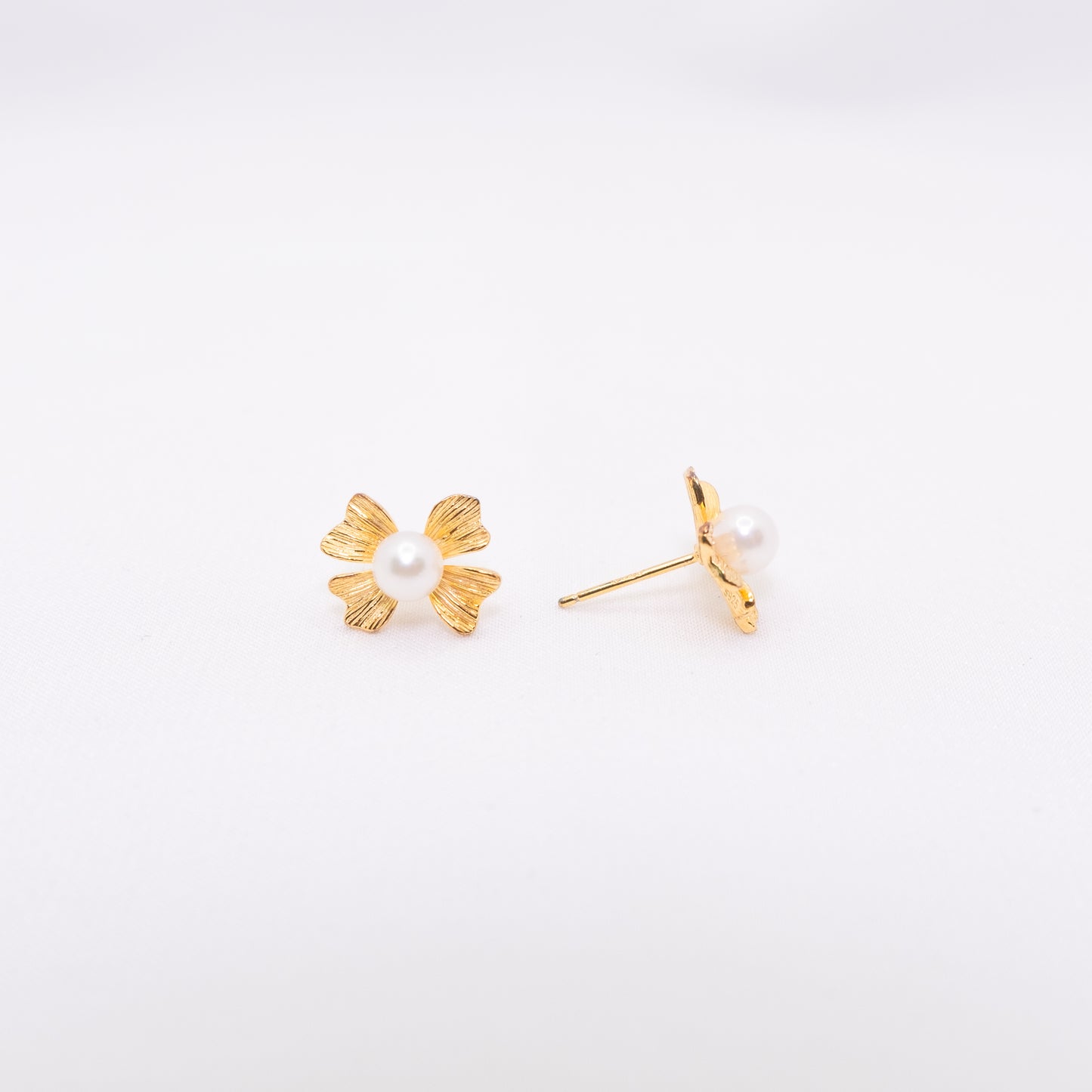 "Floret" Sea Pearl 5mm-5.5mm Earring