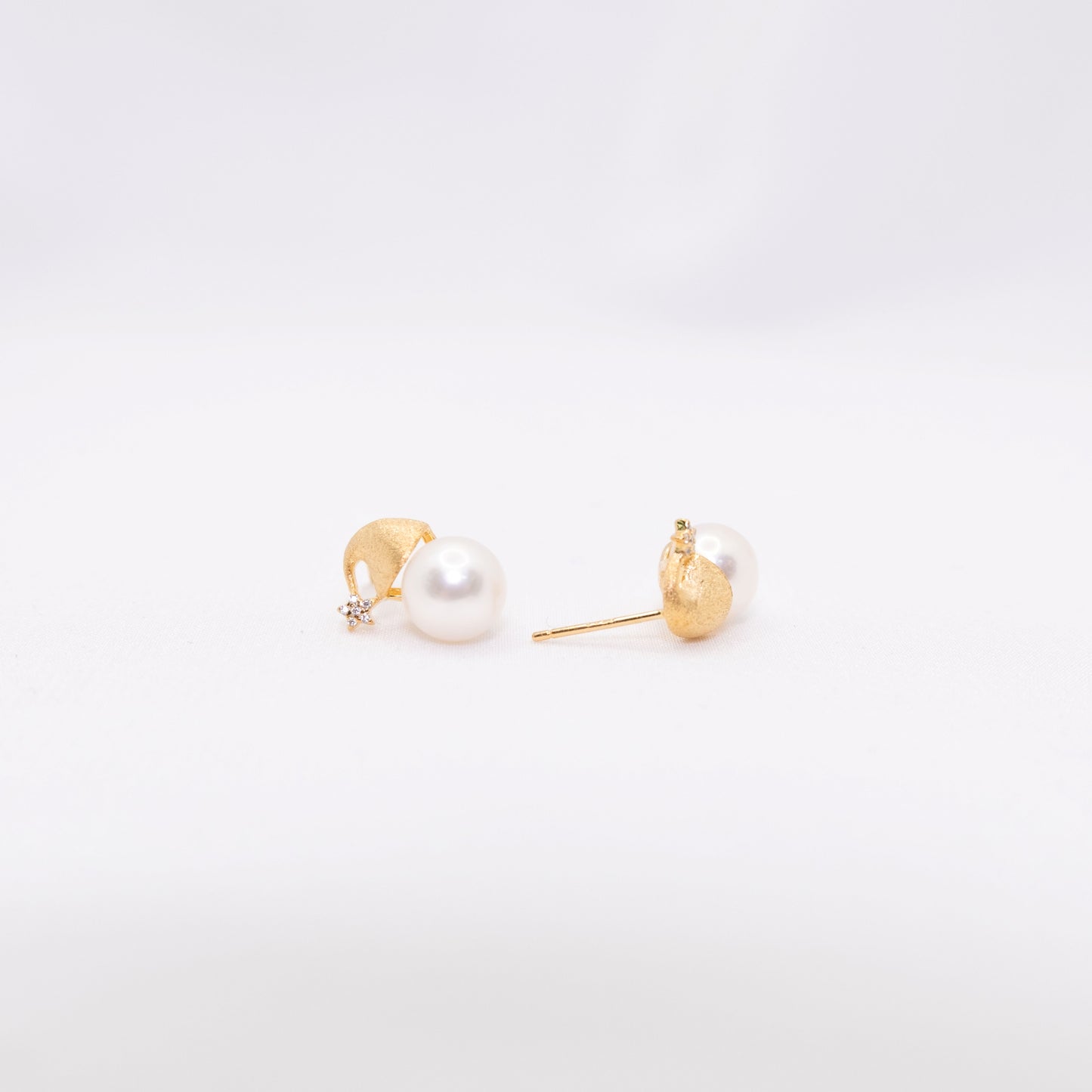 "Florentia" Premium Freshwater Pearl 8mm-8.5mm Earring