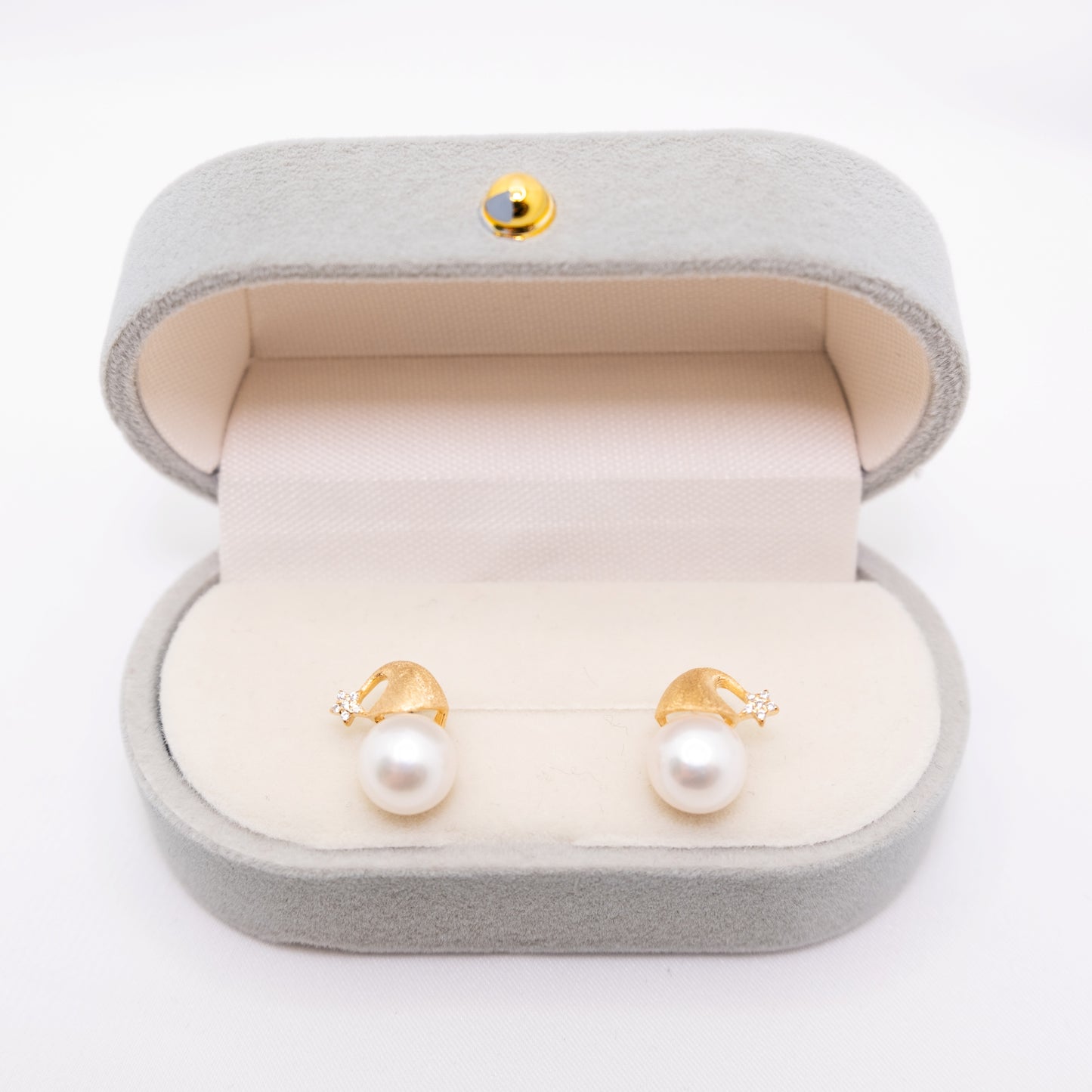 "Florentia" Premium Freshwater Pearl 8mm-8.5mm Earring