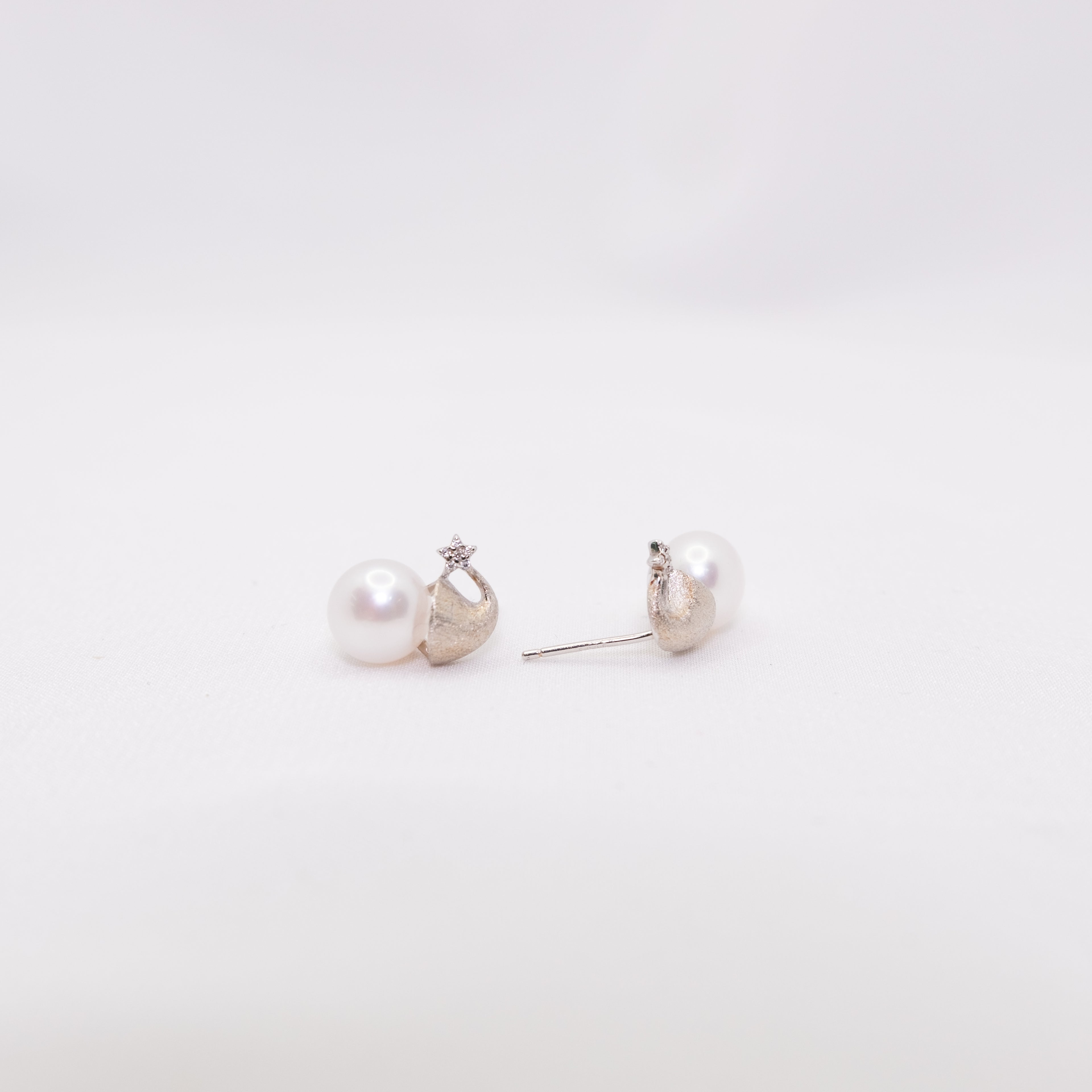 "Florentia" Premium Freshwater Pearl 8mm-8.5mm Earring