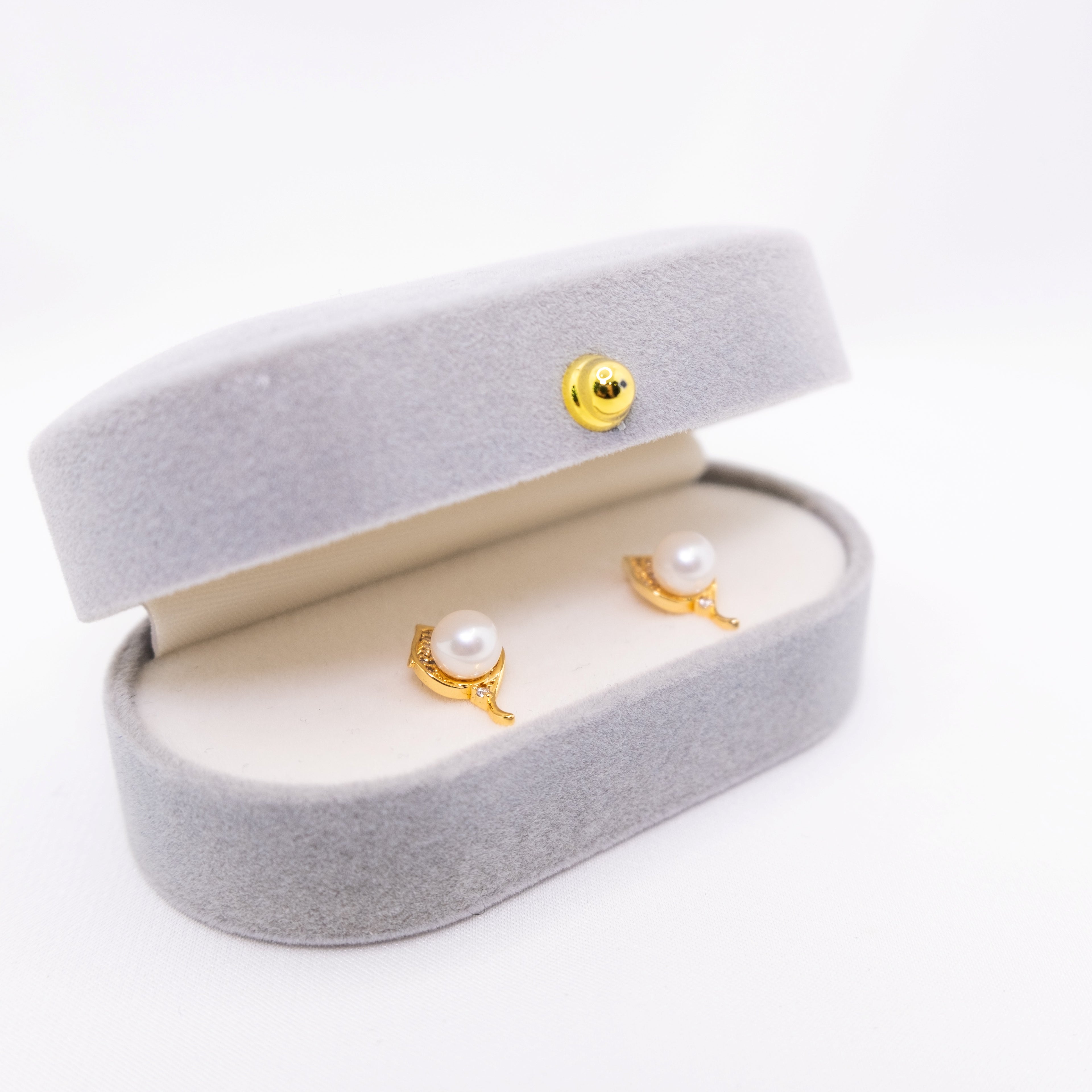 "Moon on Turning Leaves" Freshwater Pearl 5.5mm - 6mm Earring