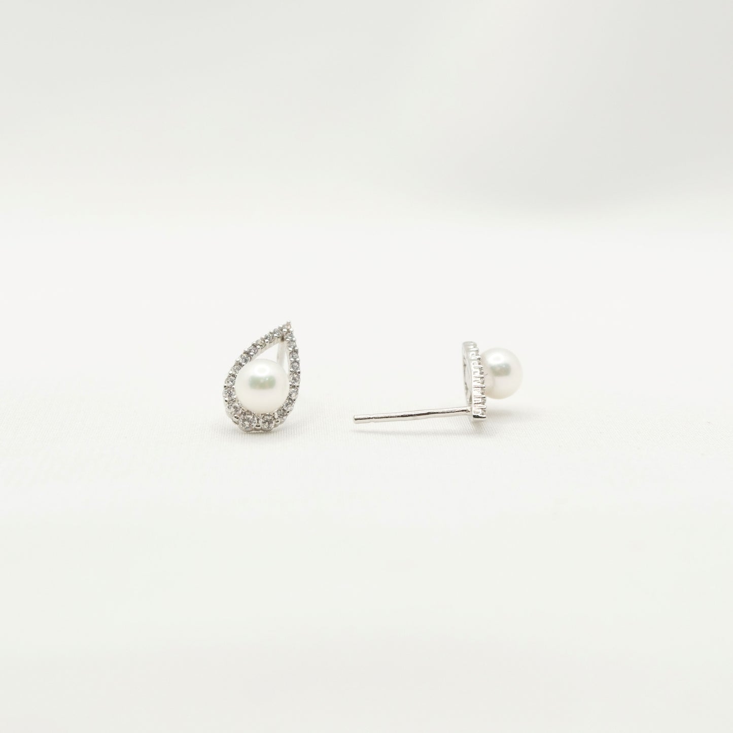 "Phoenix" Premium Sea Pearl Ear Studs 4.5mm - 5mm Earring