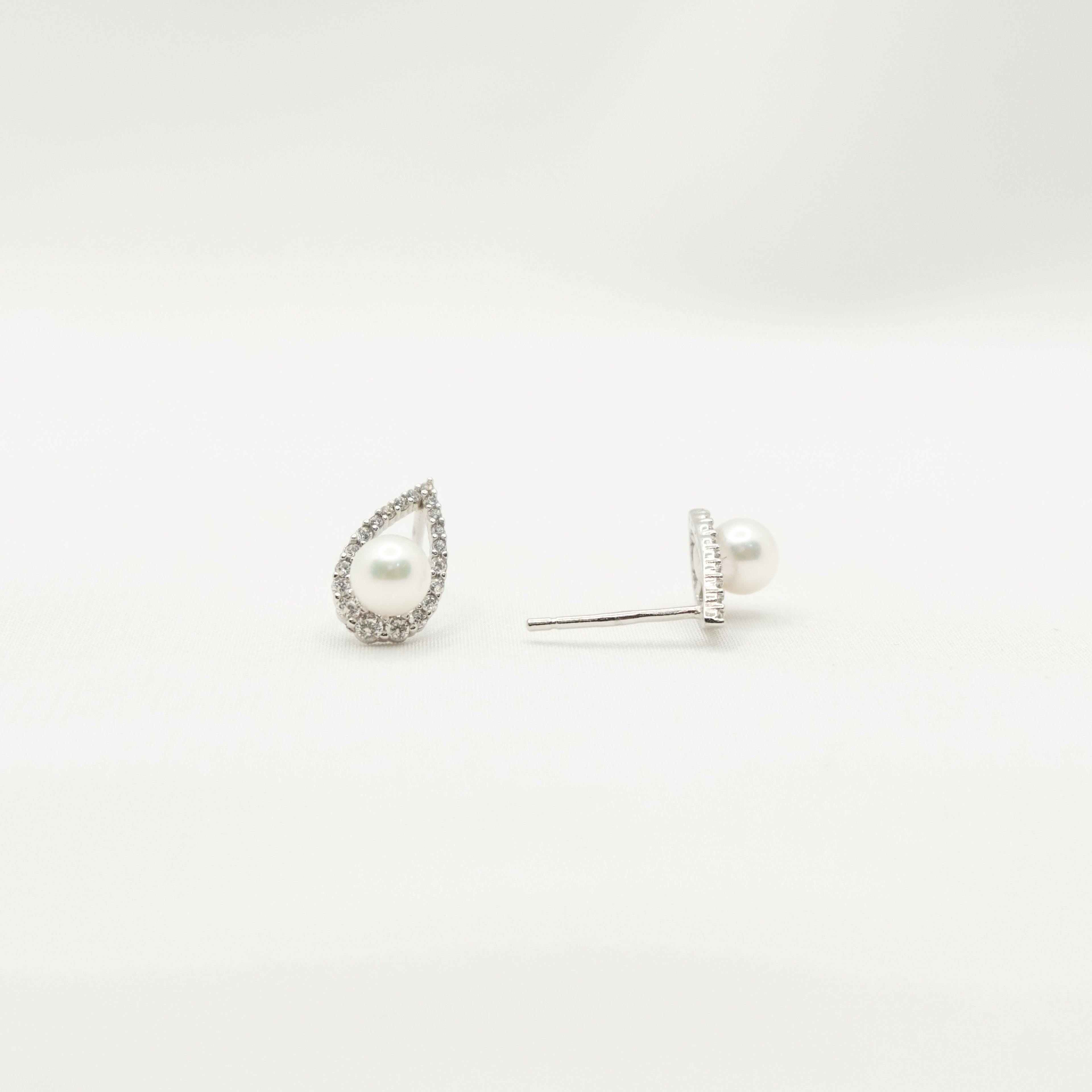 "Phoenix" Premium Sea Pearl Ear Studs 4.5mm - 5mm Earring