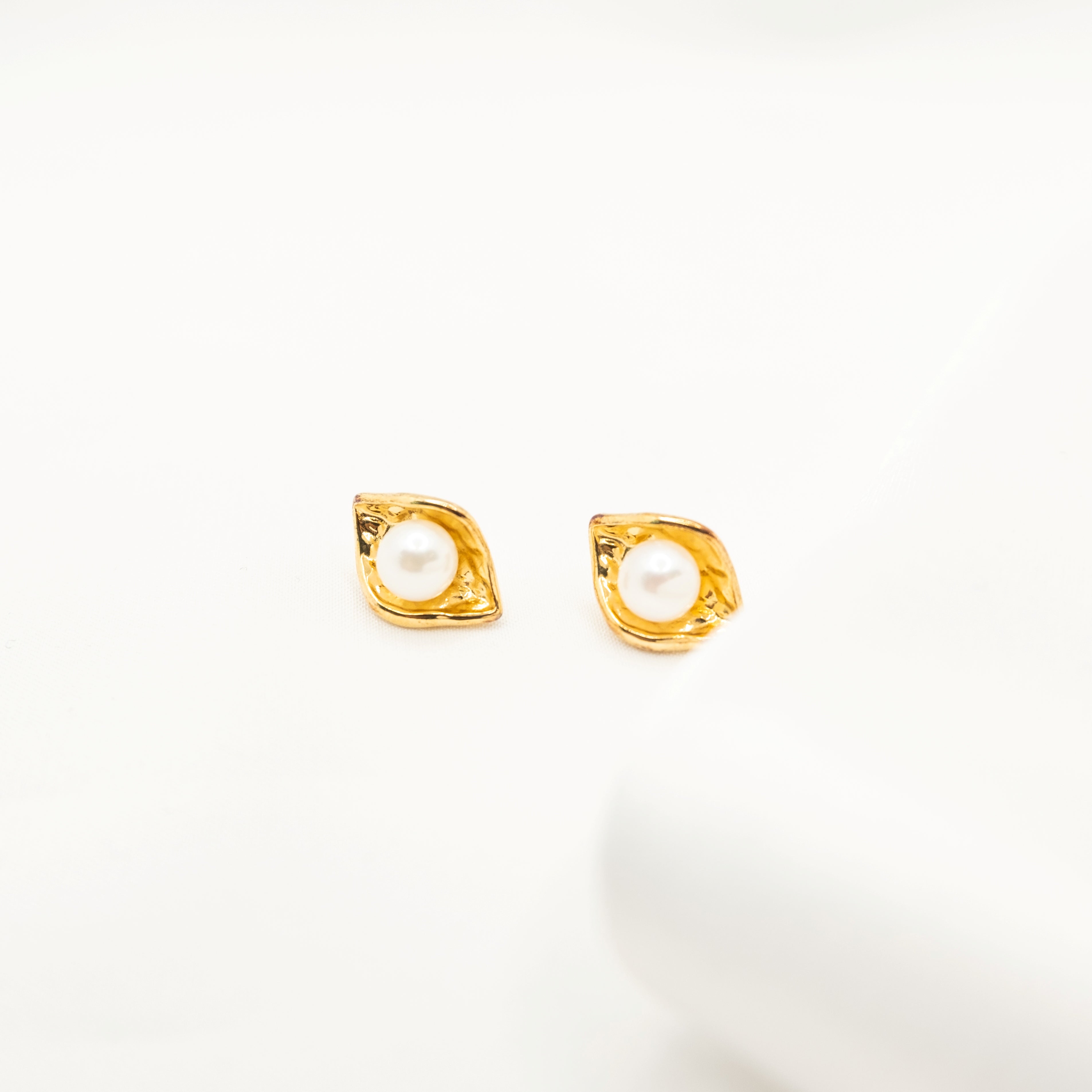 "Staghorn" Sea Pearl 5.5mm-6mm Earring