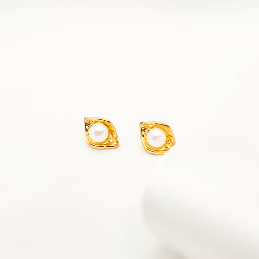 "Staghorn" Sea Pearl 5.5mm-6mm Earring