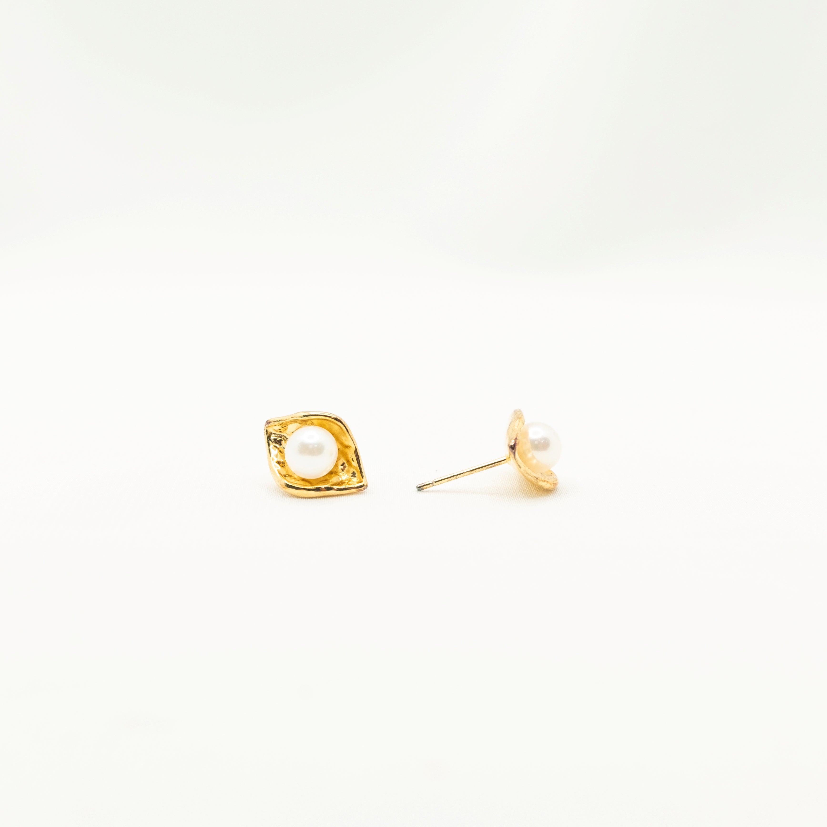 "Staghorn" Sea Pearl 5.5mm-6mm Earring