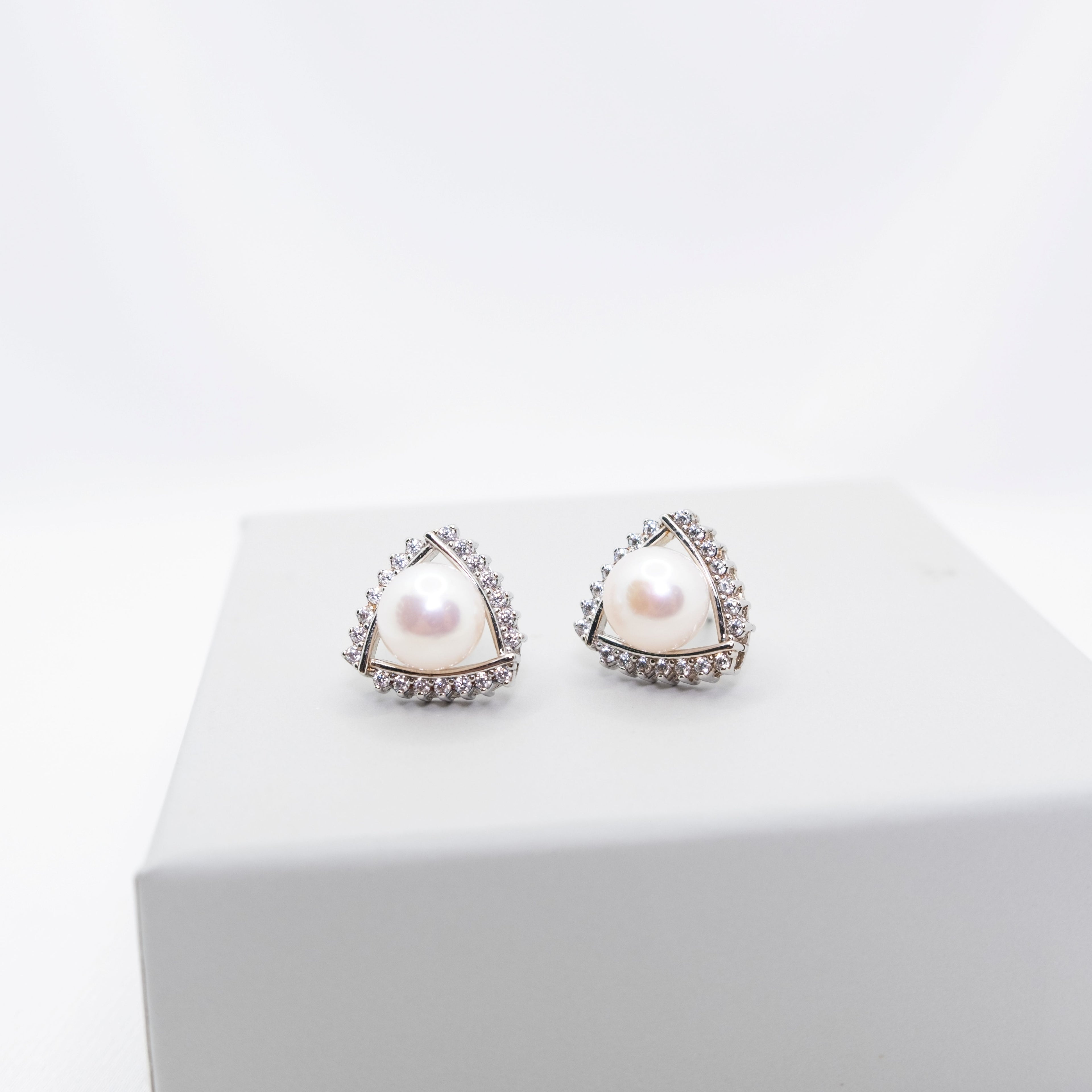 "Axela" Premium Freshwater Pearl 8mm-8.5mm Earring