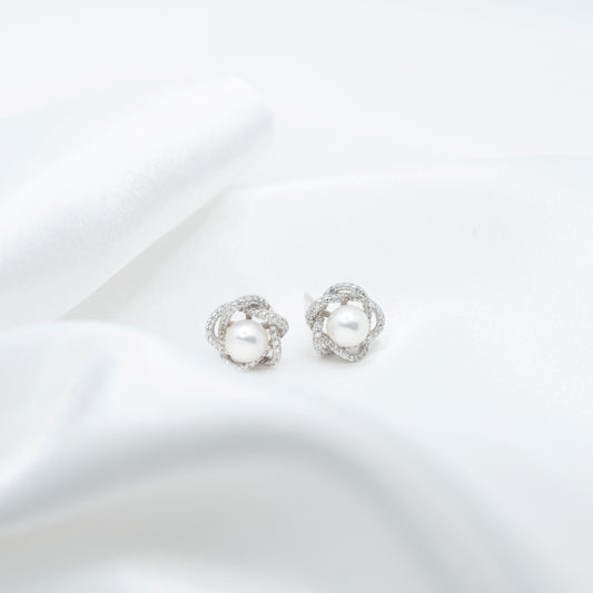 "Violaire" Premium Sea Pearl 5.5mm-6mm Earring