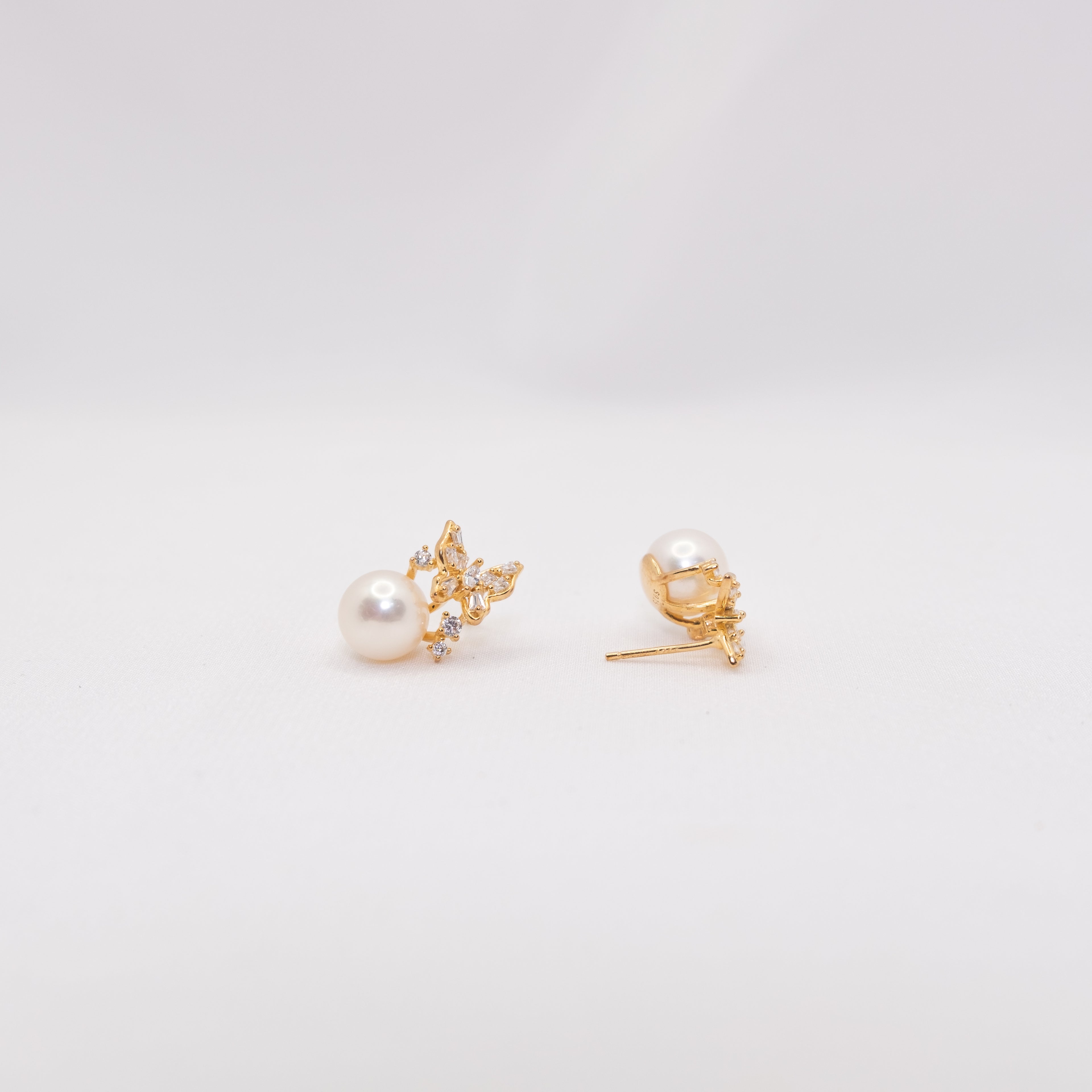 "Aurora" Premium Freshwater Pearl 8.5mm-9mm Earring