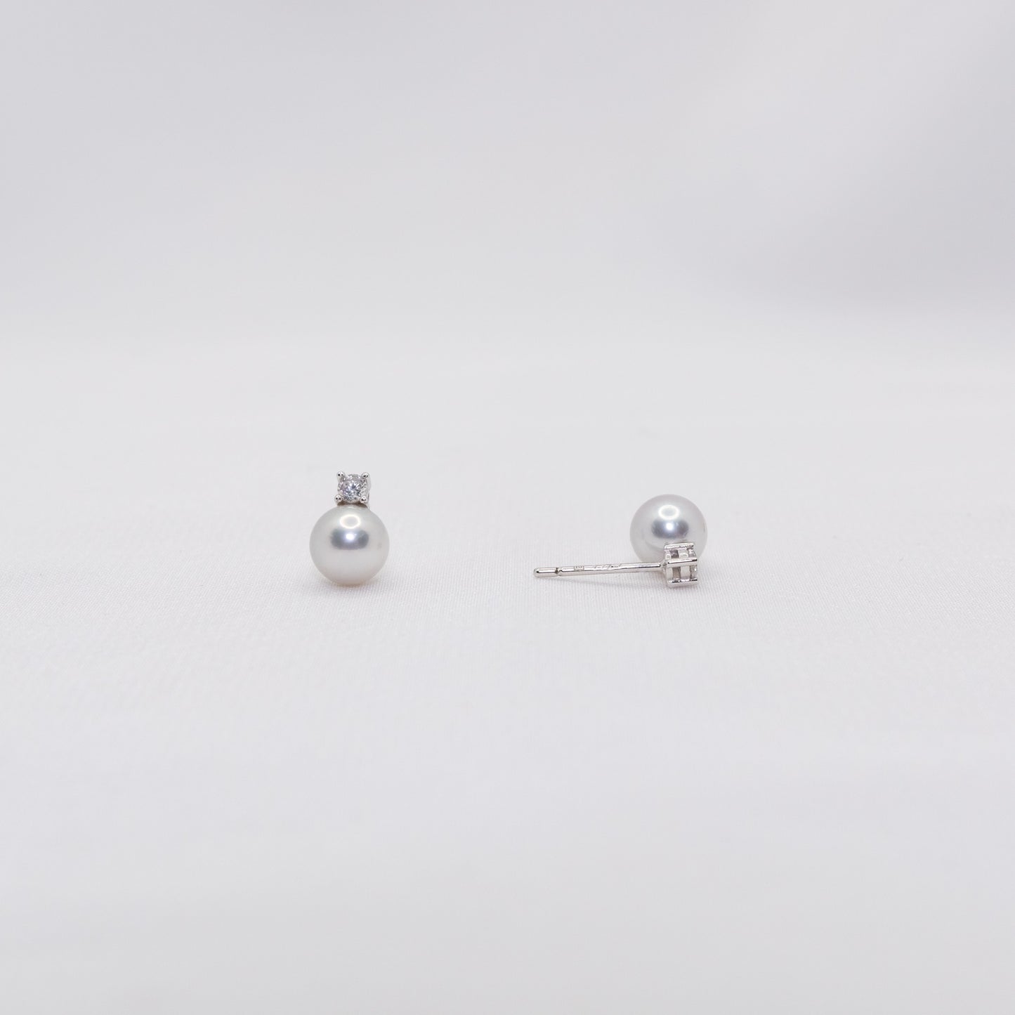 "Akoya Queen" Sea Pearl 6mm-6.5mm Earring