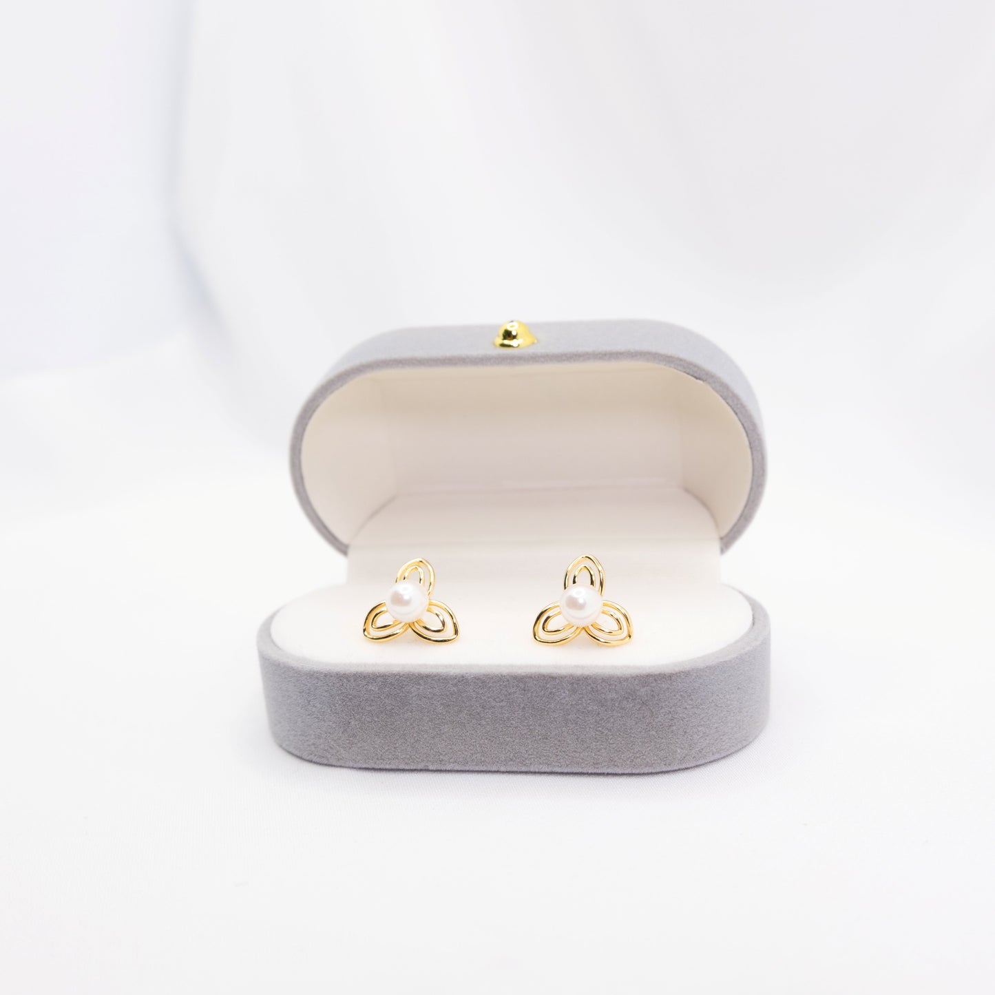 "District 12" Sea Pearl 5.5mm-6mm Earring