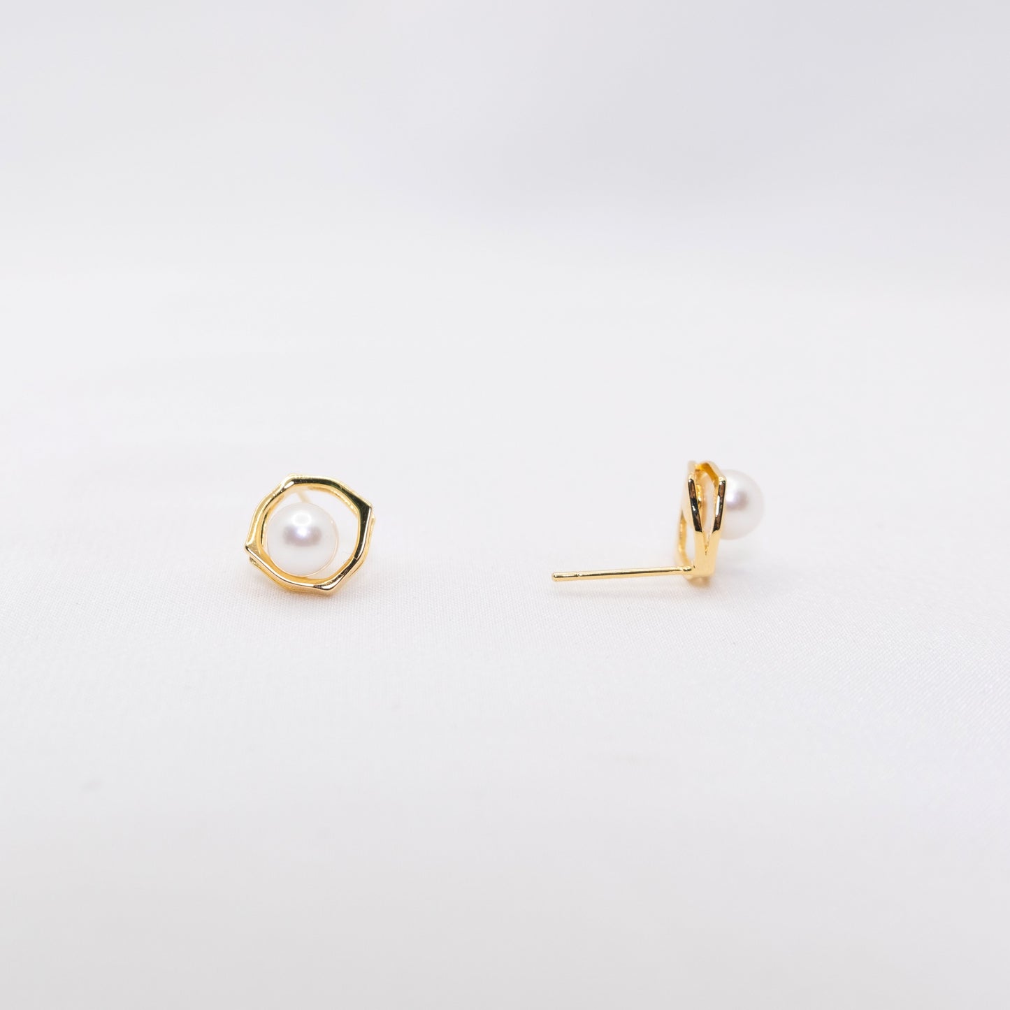 "Mystic Gold" Sea Pearl 5.5mm-6mm Earring