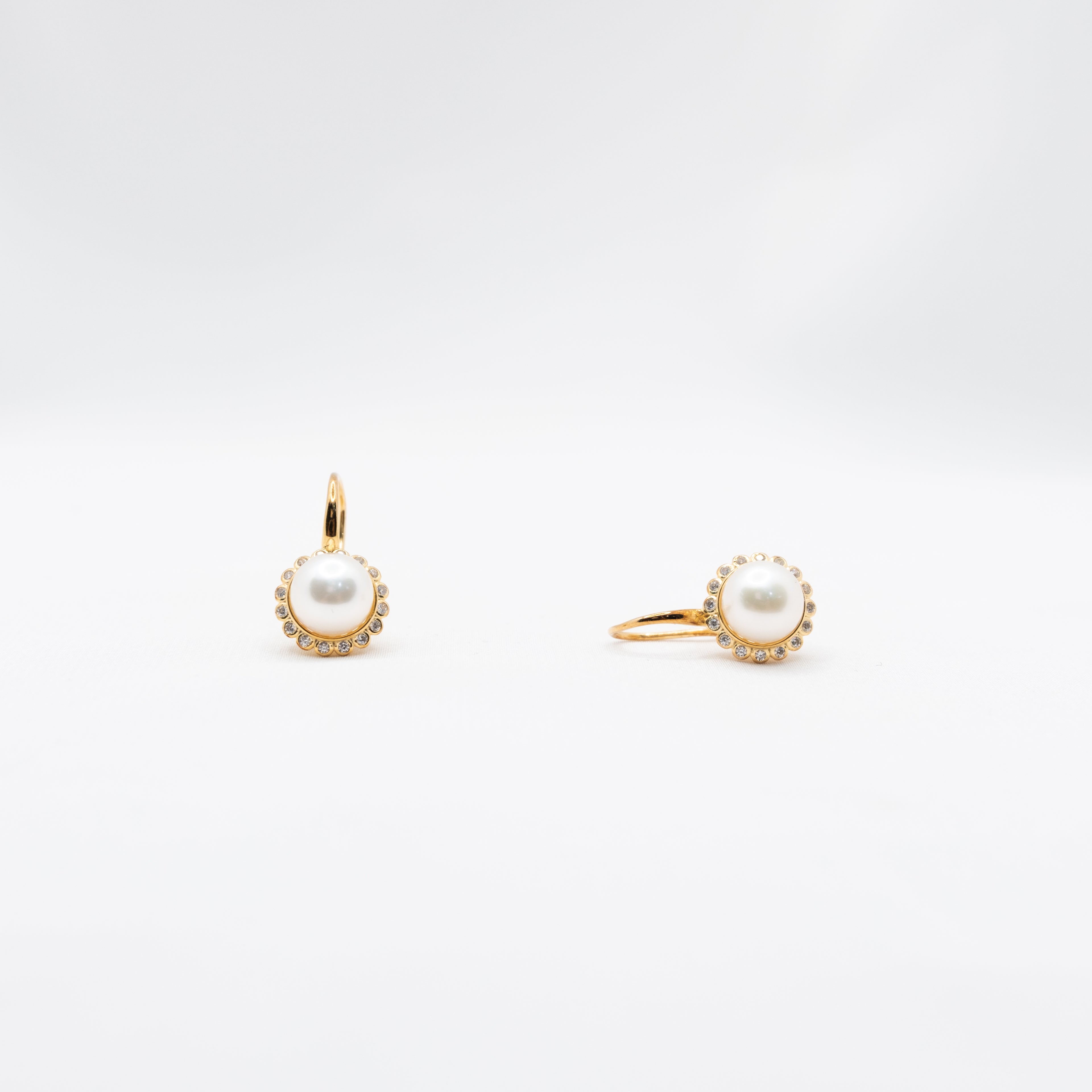 "Solflora" Premium Freshwater Pearl 8mm-8.5mm Earring