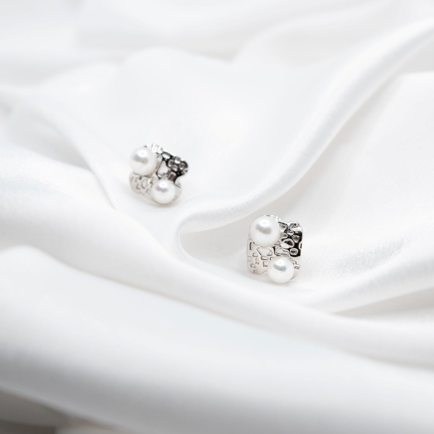 "Dorito" 5mm & 6mm Sea Pearl Earrings