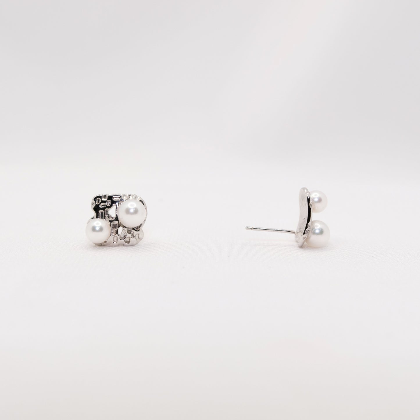 "Dorito" 5mm & 6mm Sea Pearl Earrings